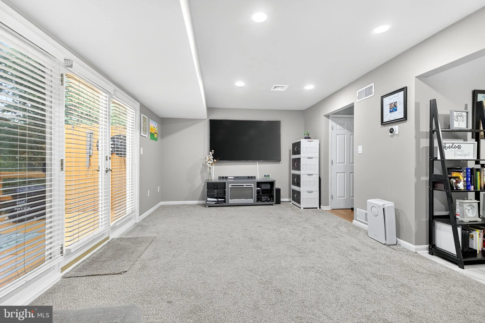 New Cumberland, Pennsylvania 17070, United States, 2 Bedrooms Bedrooms, ,3 BathroomsBathrooms,Residential,Contingent,216452