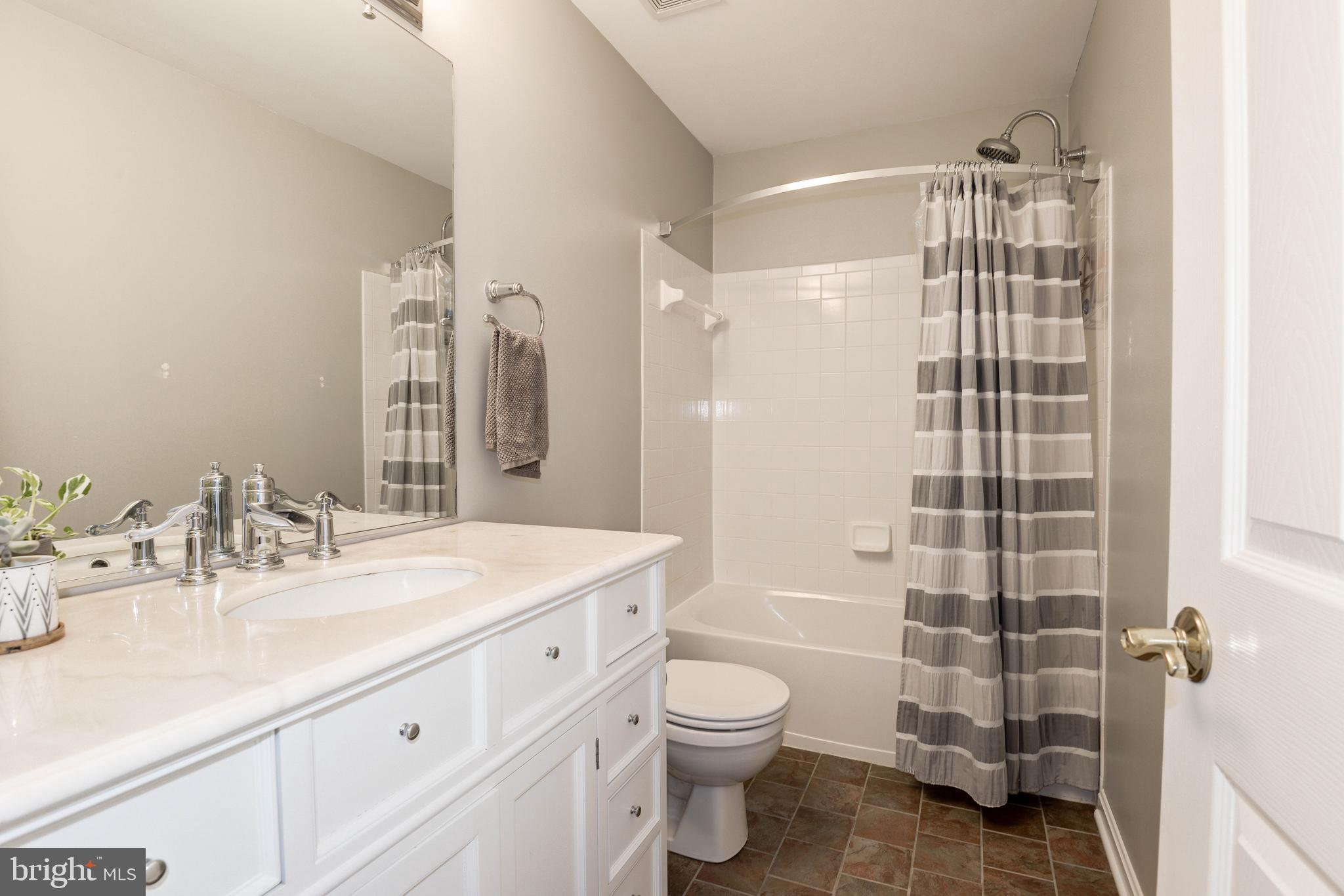 HEARTHSIDE AT FLYNNS CROSSING - Residential