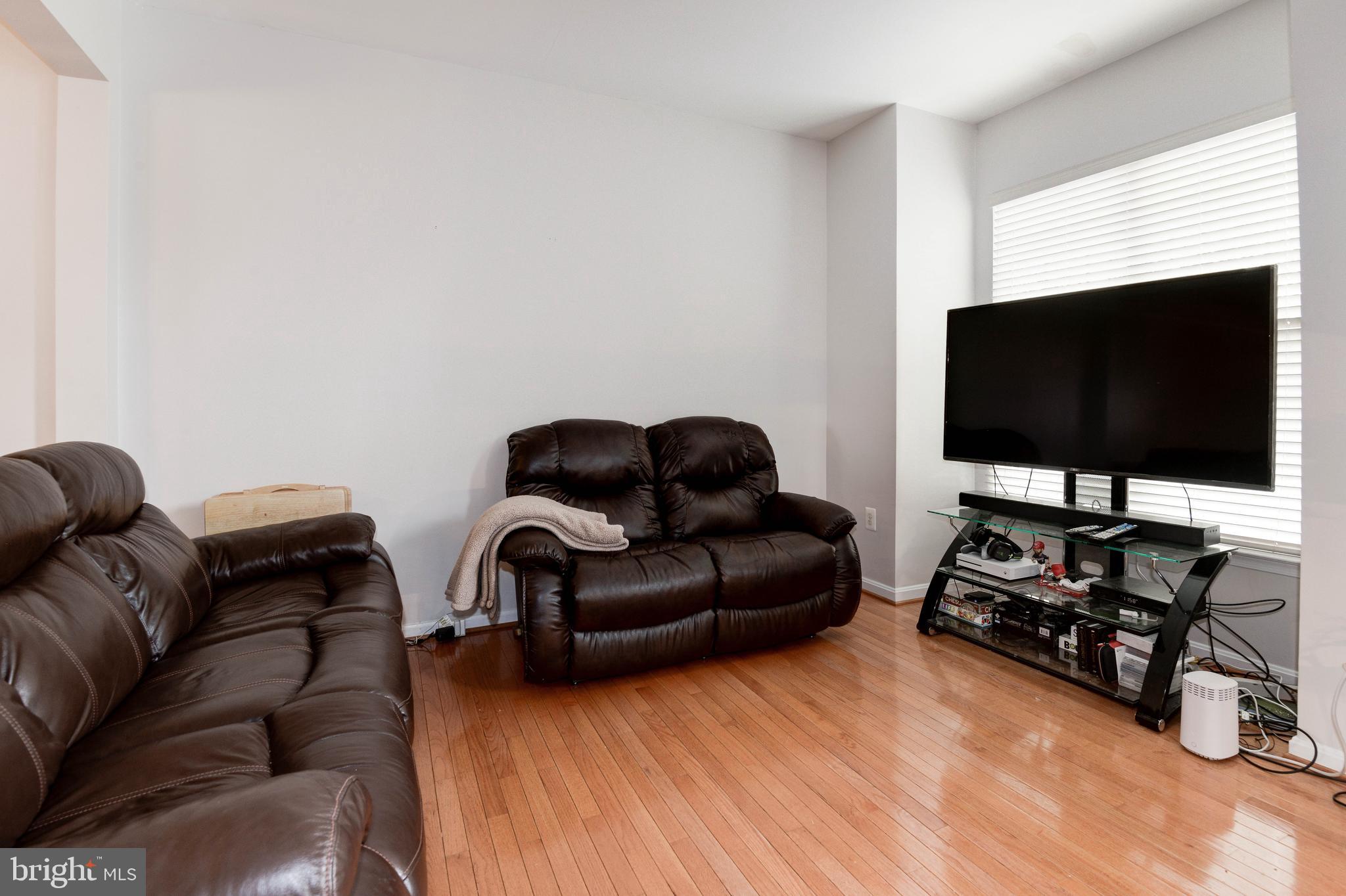 HEARTHSIDE AT FLYNNS CROSSING - Residential