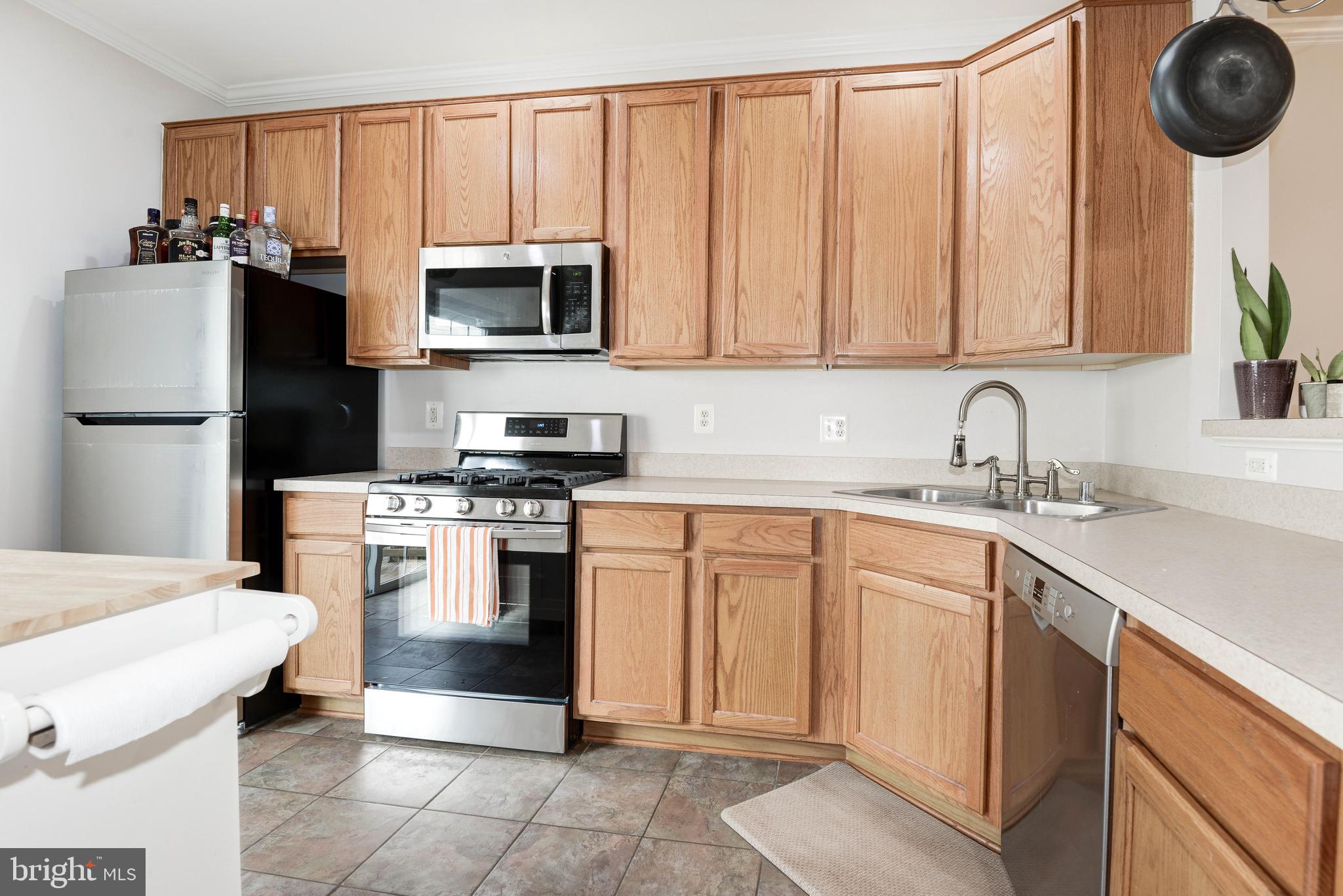 HEARTHSIDE AT FLYNNS CROSSING - Residential