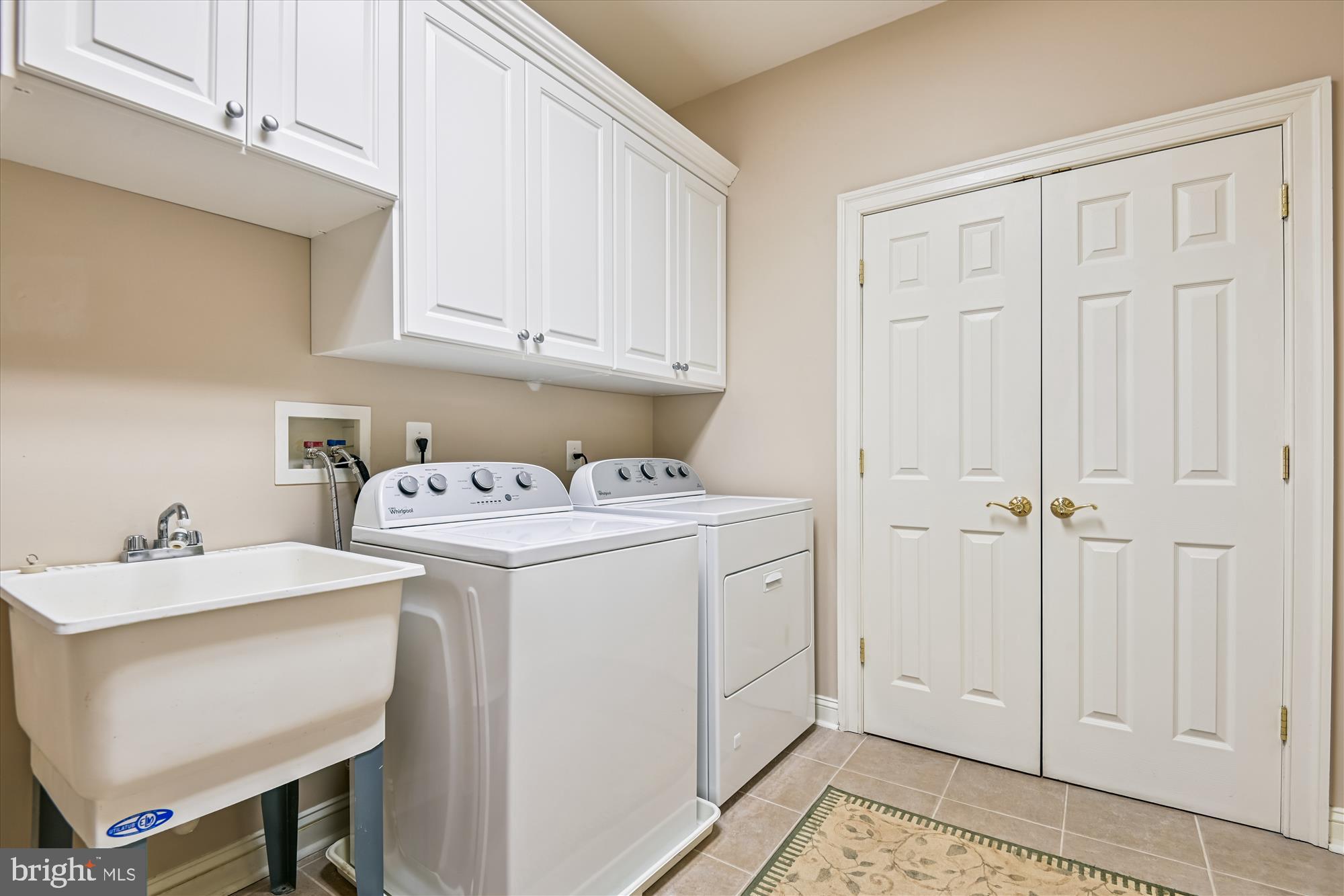 DUNLOY TOWNHOME - Residential