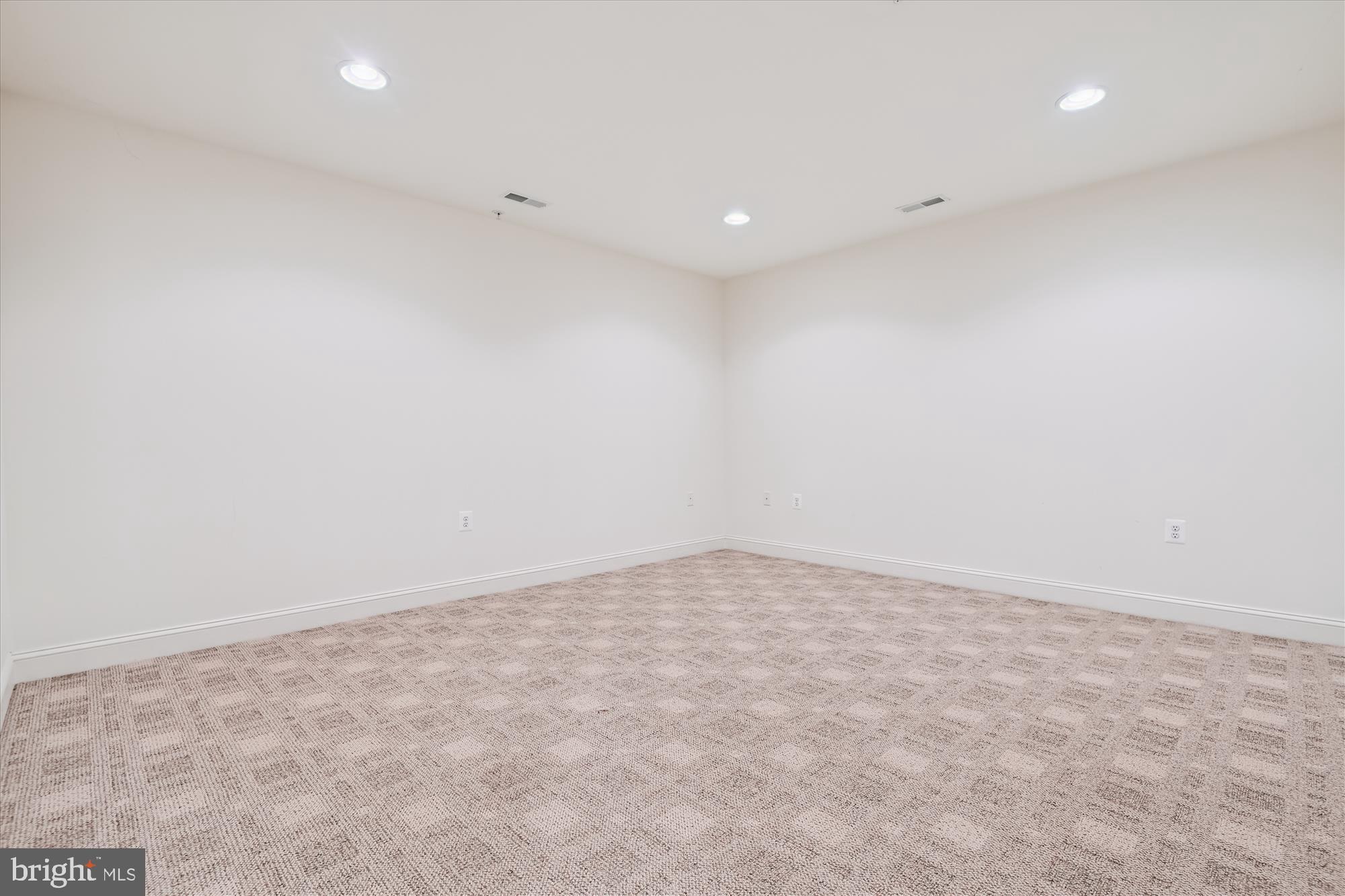 DUNLOY TOWNHOME - Residential