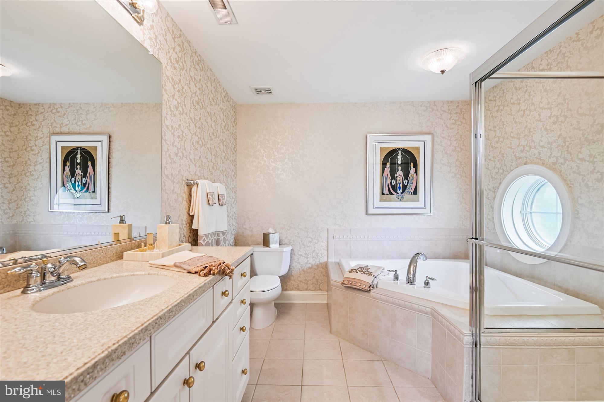 DUNLOY TOWNHOME - Residential