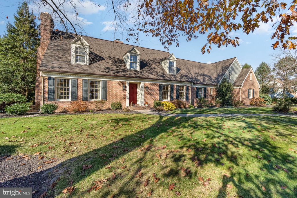 Photo of 718 Buckwood Lane, Lititz, PA 17543 (MLS # PALA2043790)