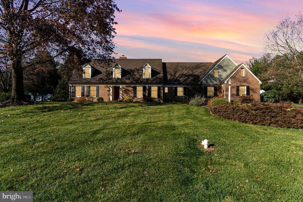 Photo of 718 Buckwood Lane, Lititz, PA 17543 (MLS # PALA2043790)