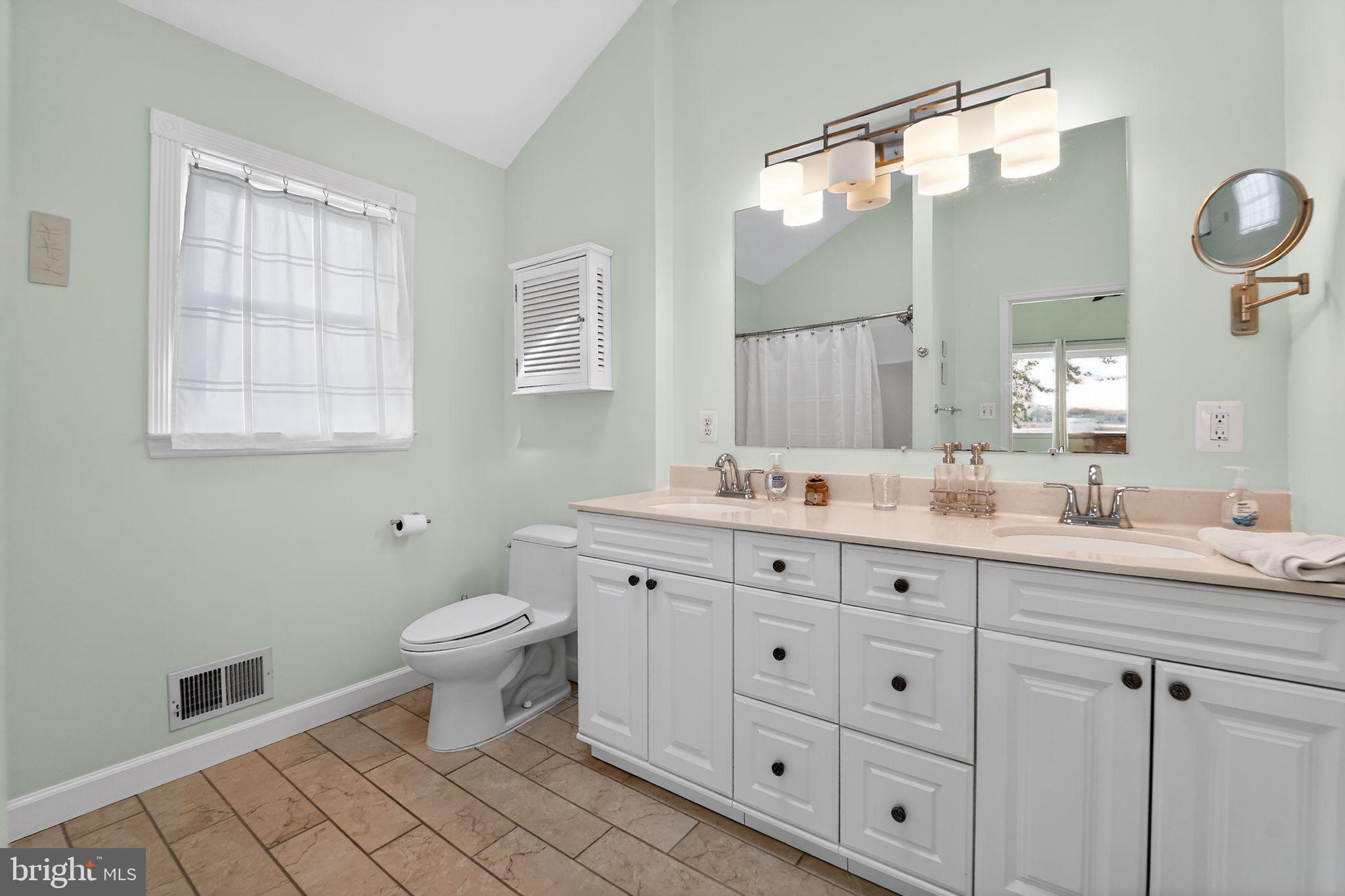 BOWLEYS QUARTERS - Residential