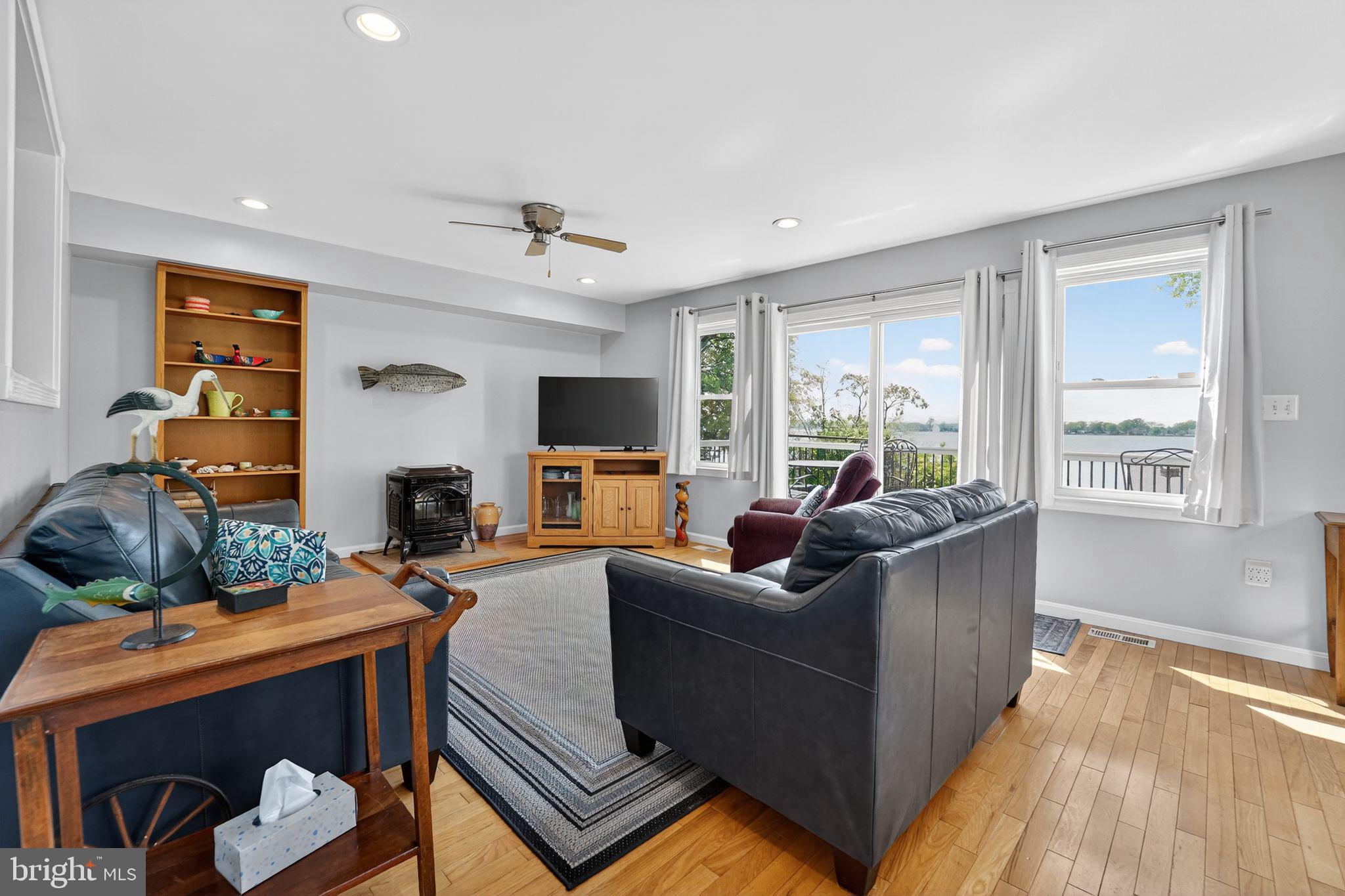 BOWLEYS QUARTERS - Residential