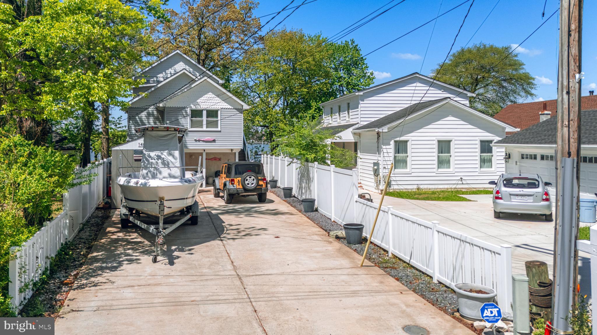 BOWLEYS QUARTERS - Residential