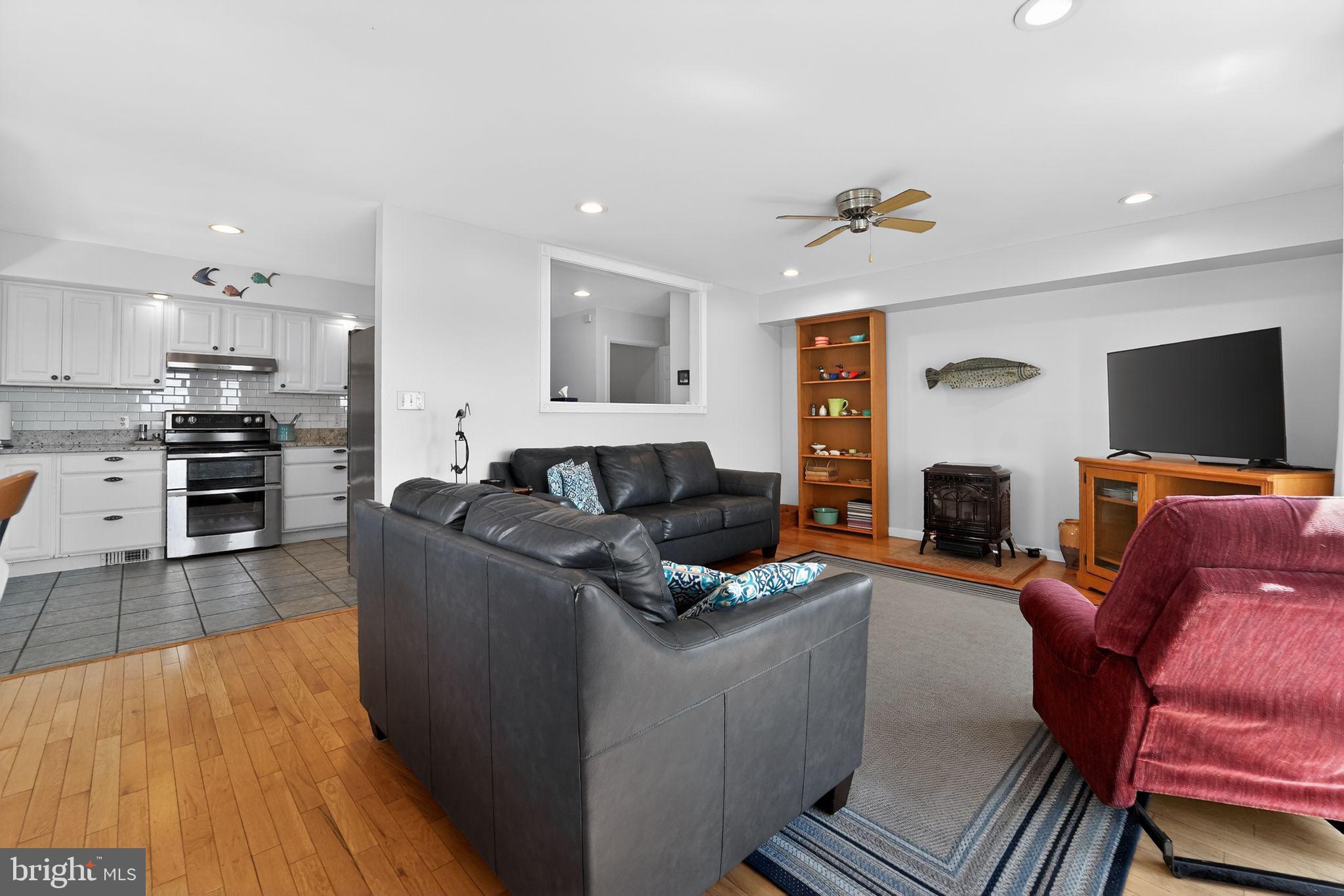 BOWLEYS QUARTERS - Residential