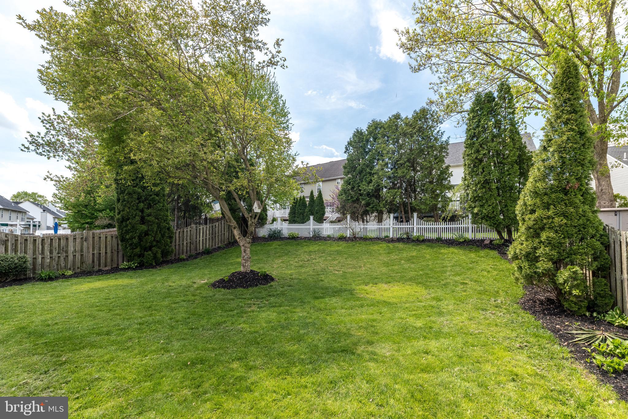 BUCKINGHAM SQ - Residential