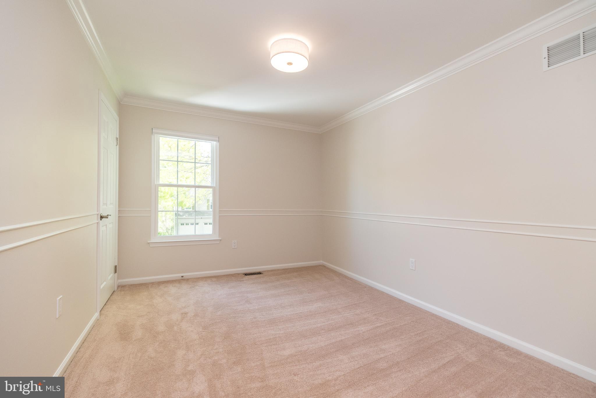 BUCKINGHAM SQ - Residential