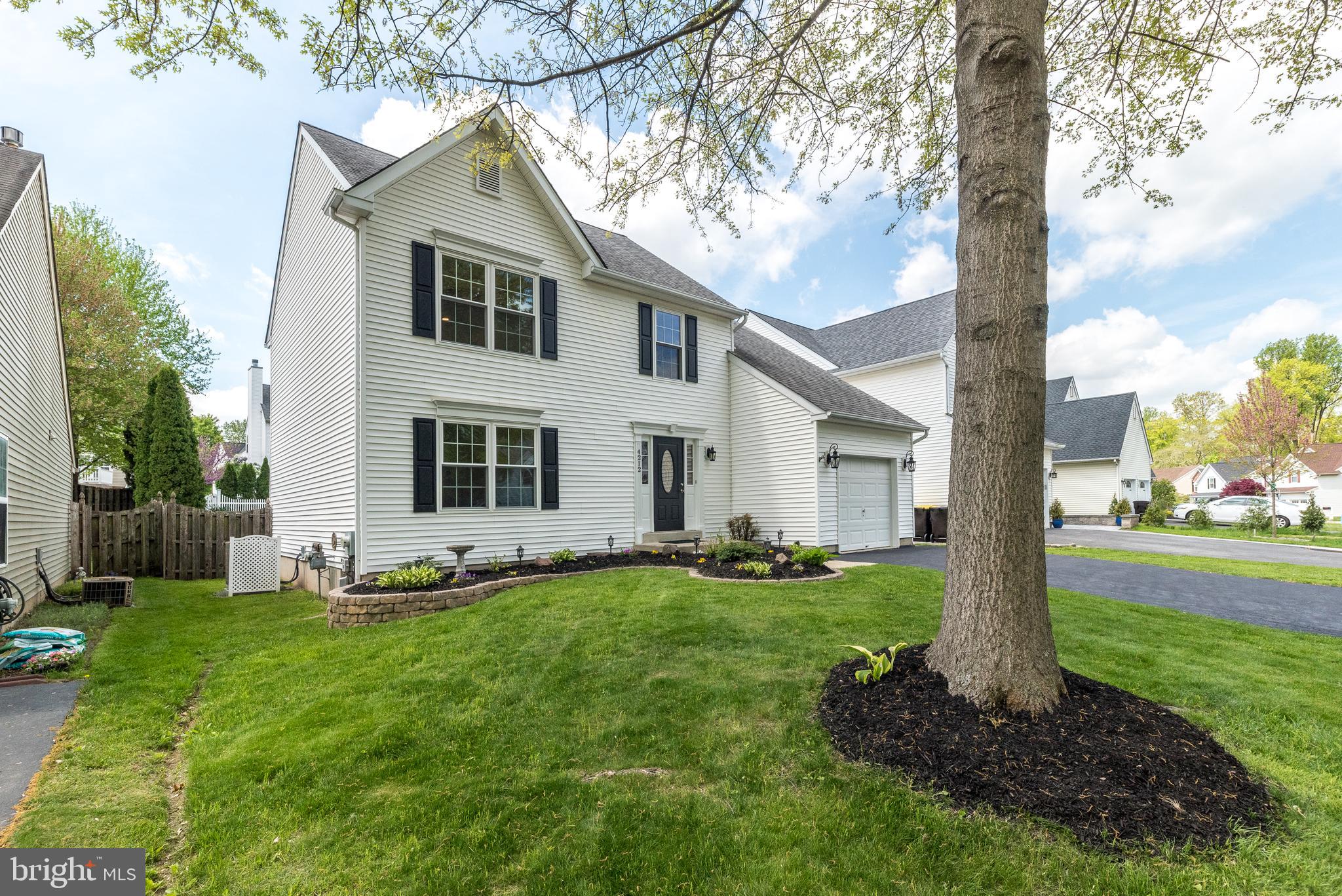 BUCKINGHAM SQ - Residential