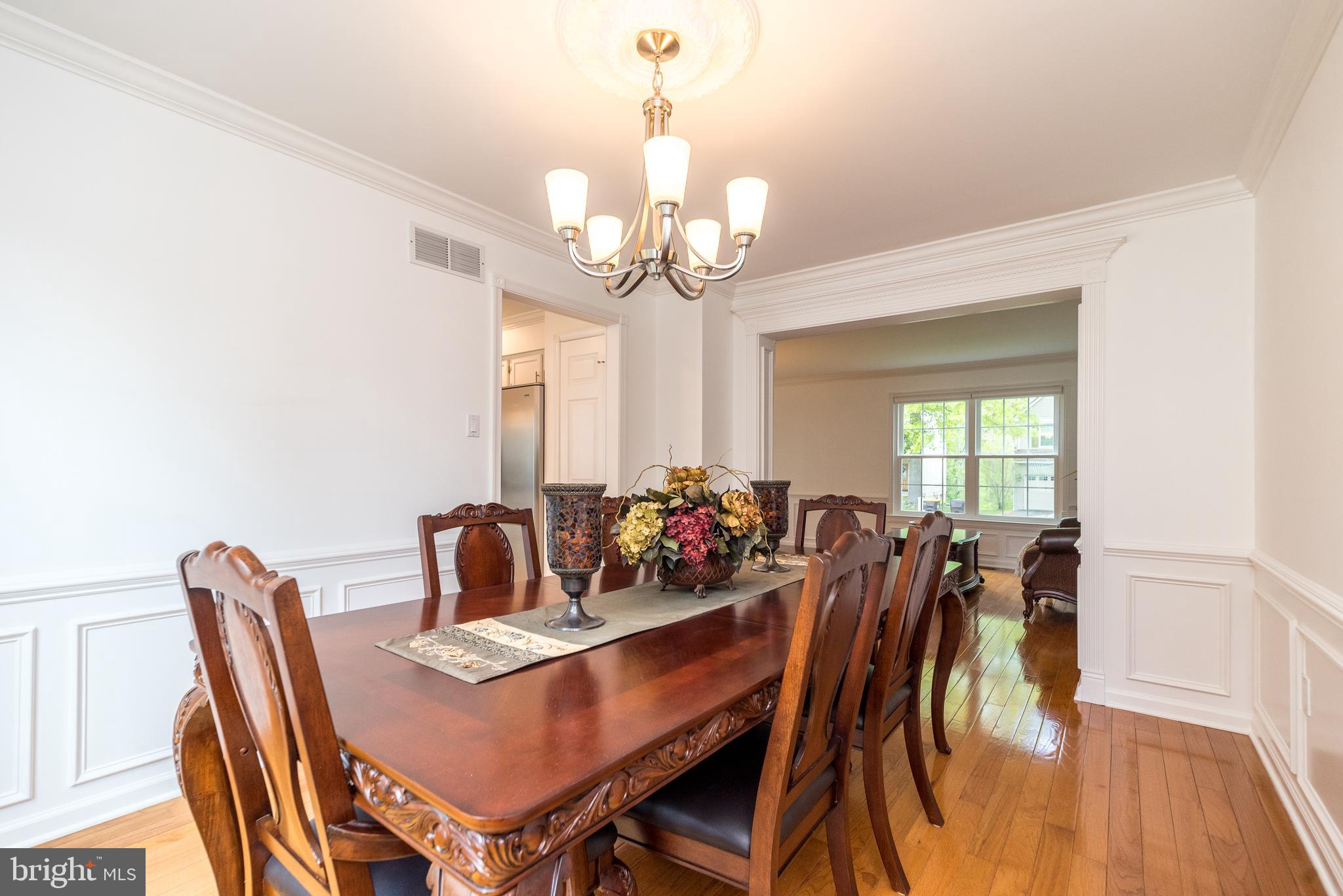 BUCKINGHAM SQ - Residential