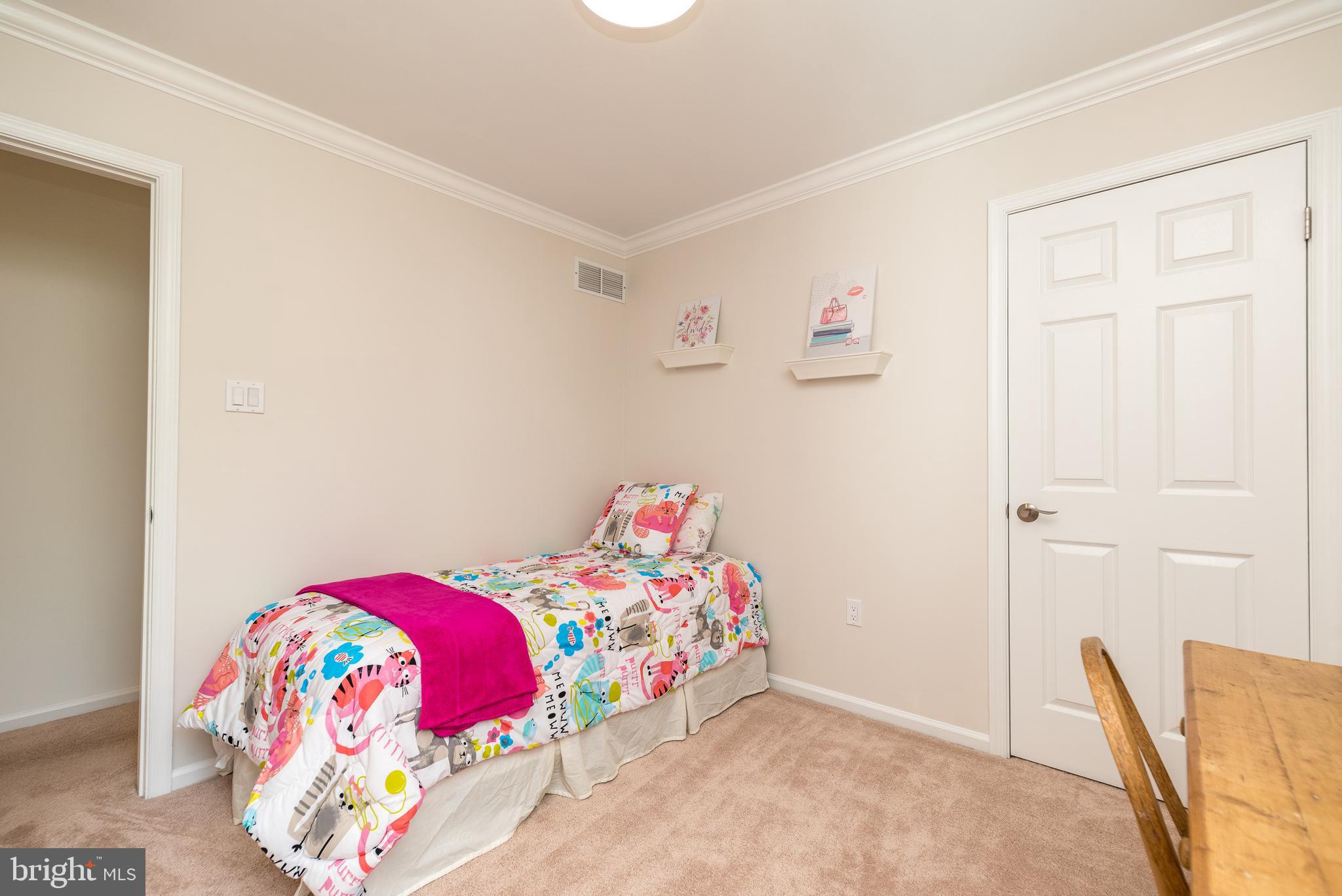 BUCKINGHAM SQ - Residential