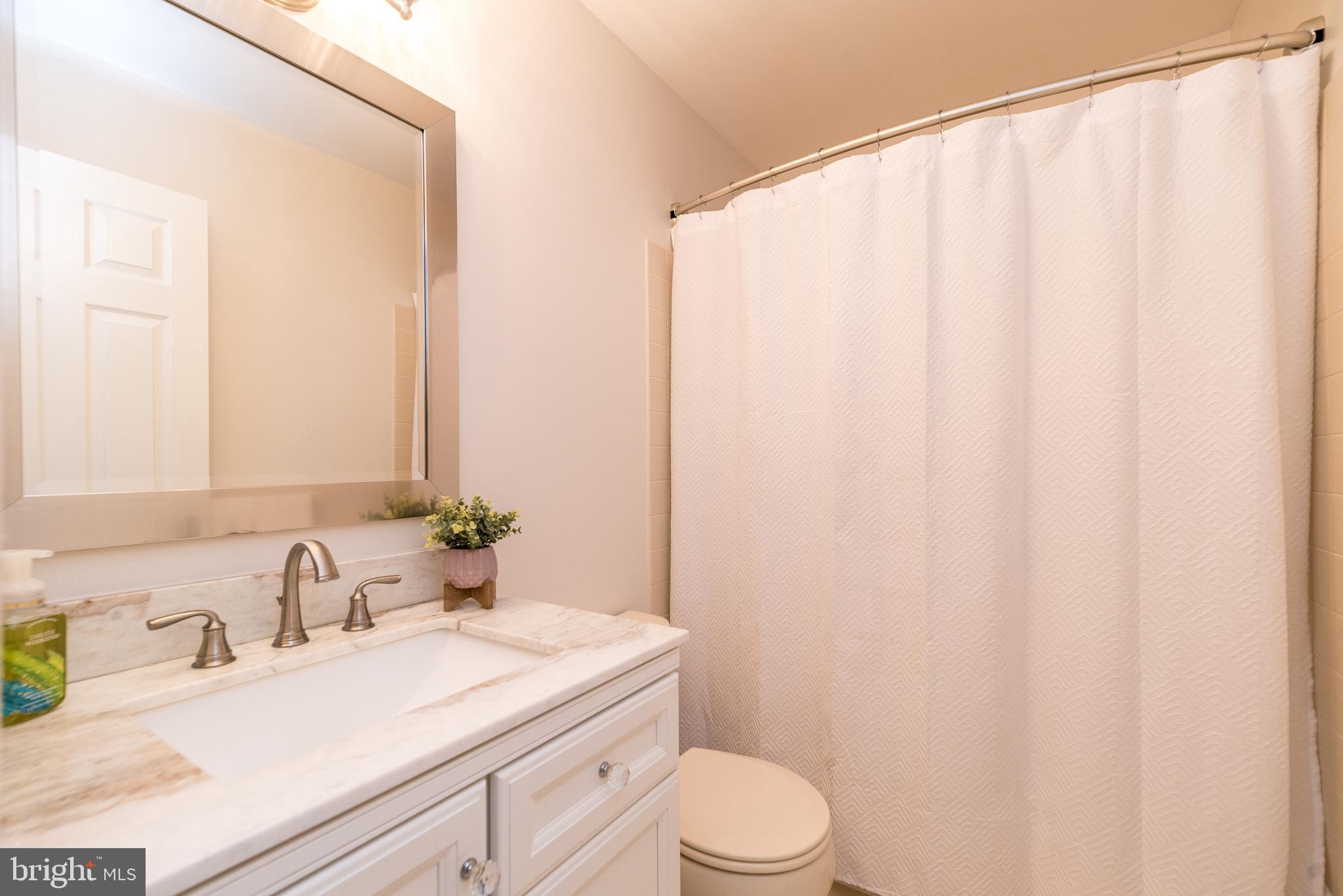 BUCKINGHAM SQ - Residential