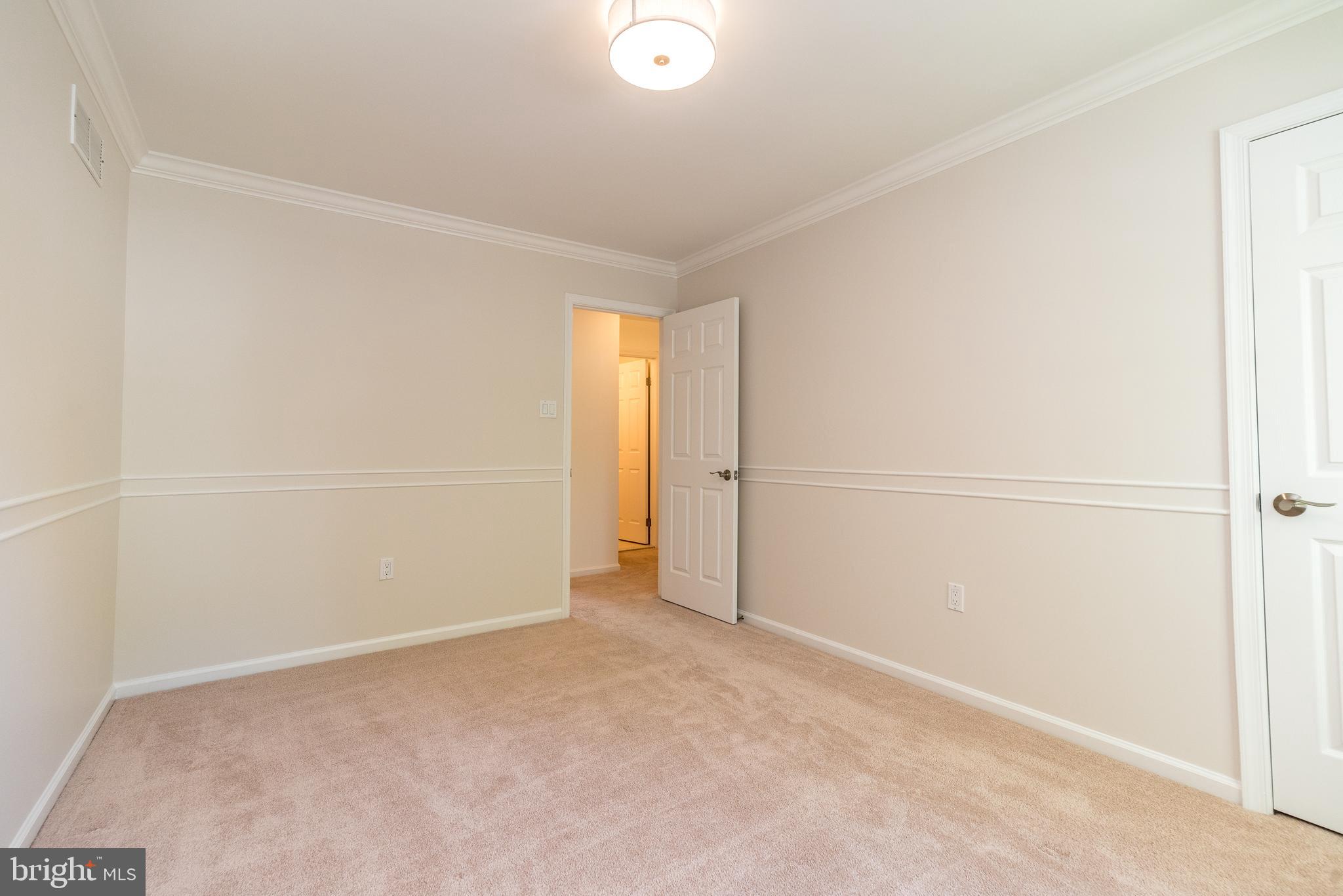 BUCKINGHAM SQ - Residential