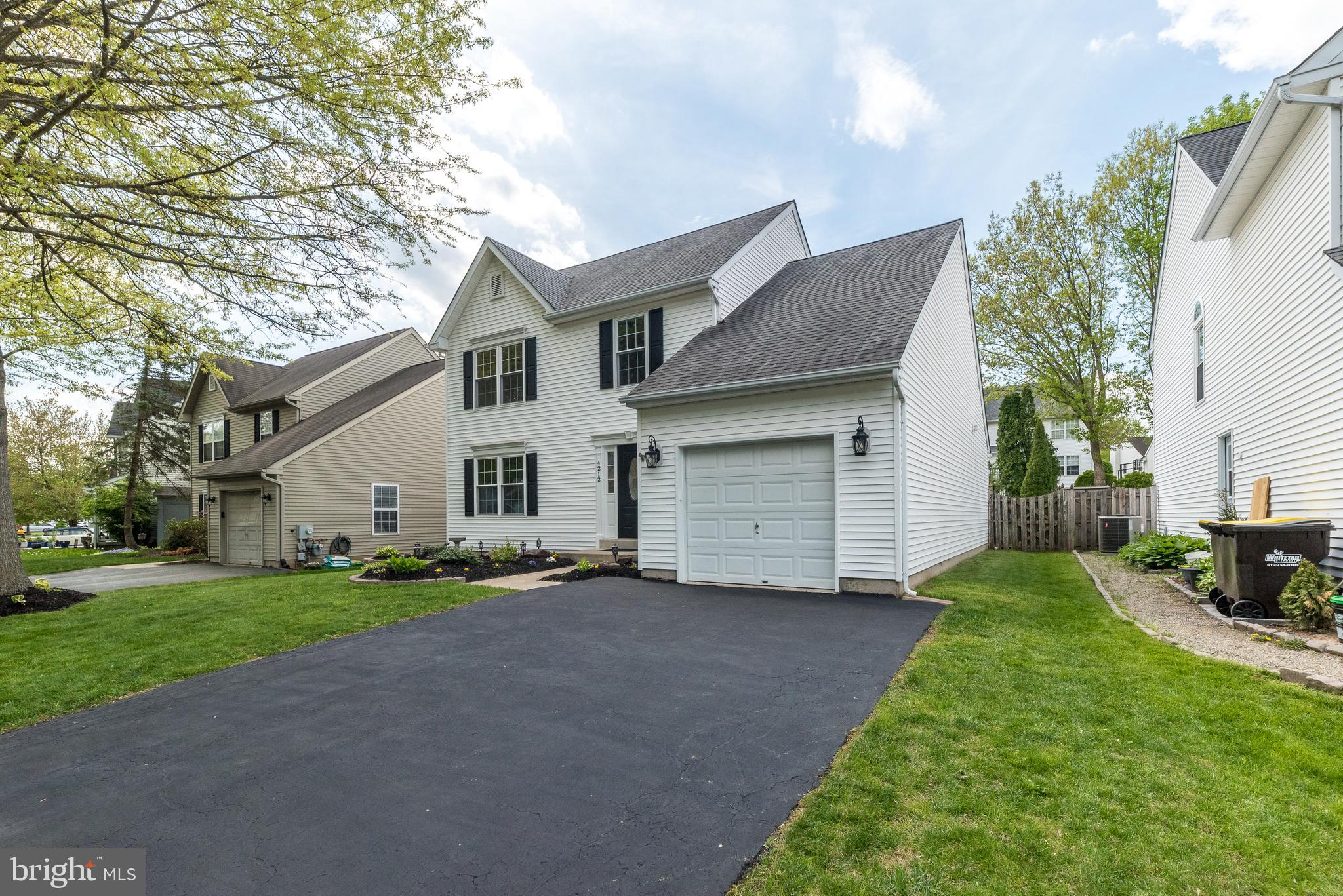 BUCKINGHAM SQ - Residential