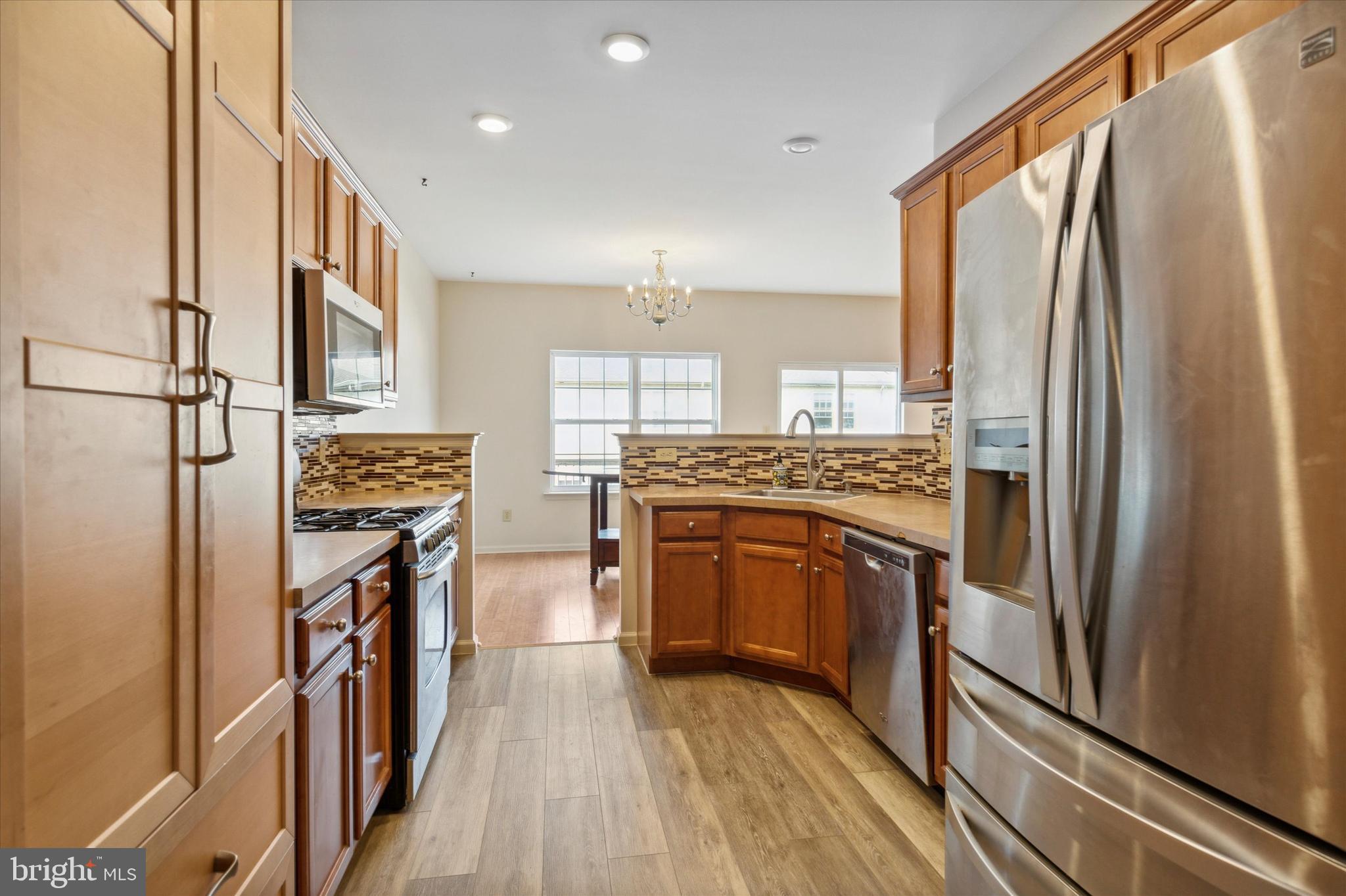MONROE COURT - Residential