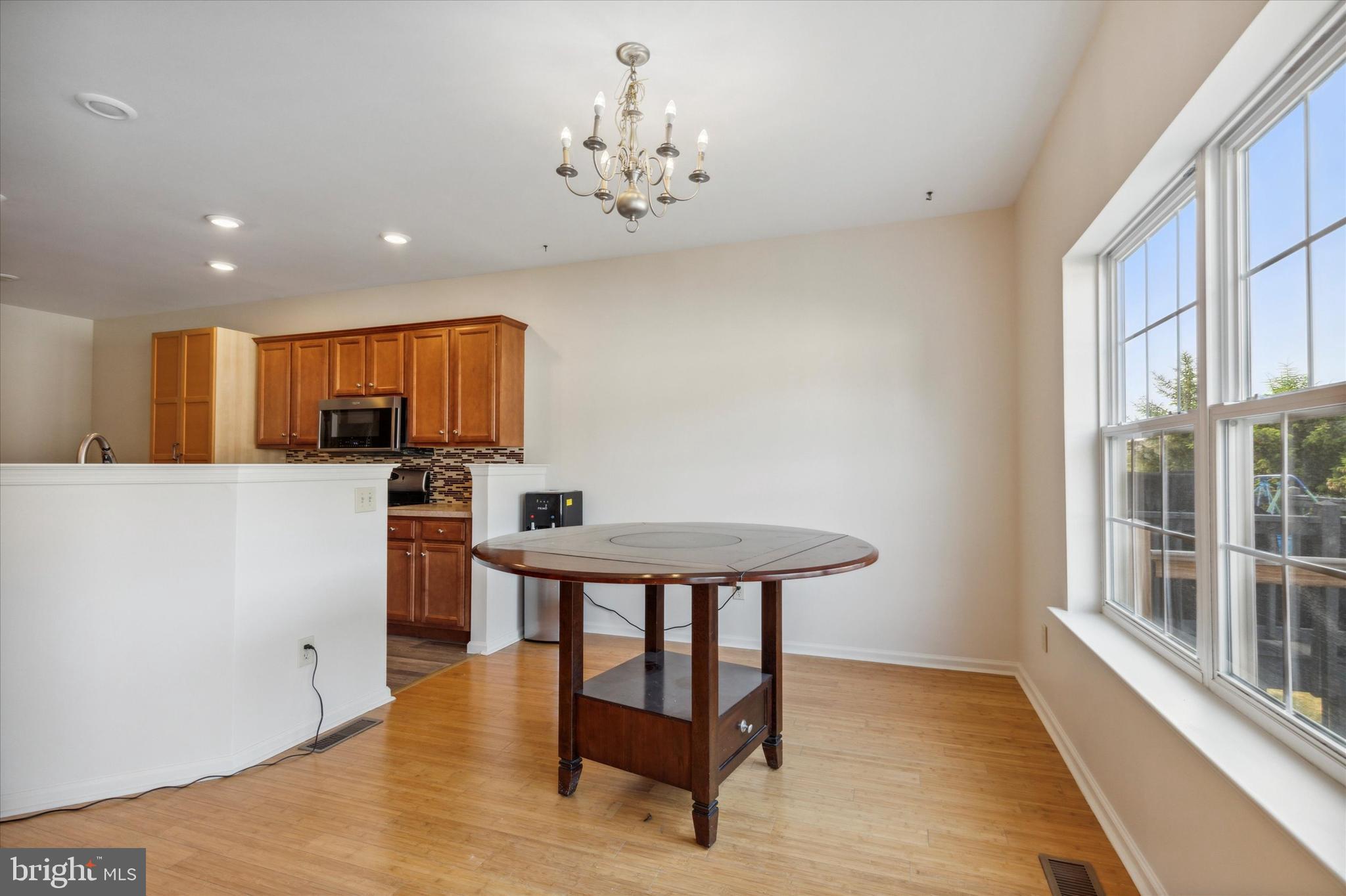 MONROE COURT - Residential