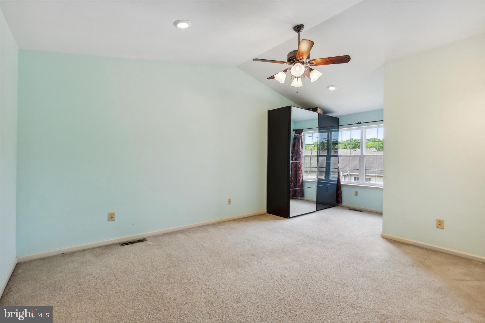 MONROE COURT - Residential