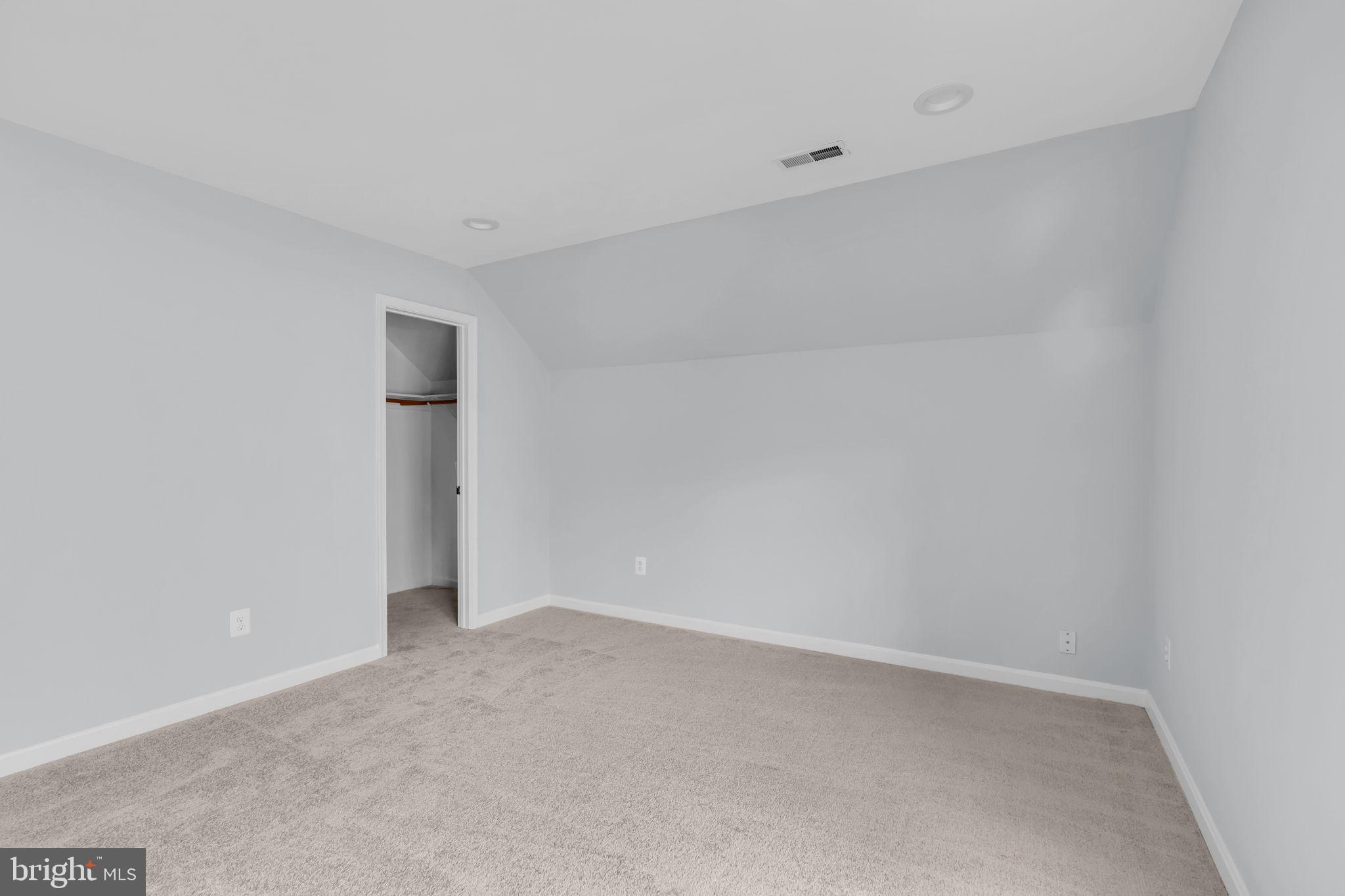 SOUTH RIDING - Residential
