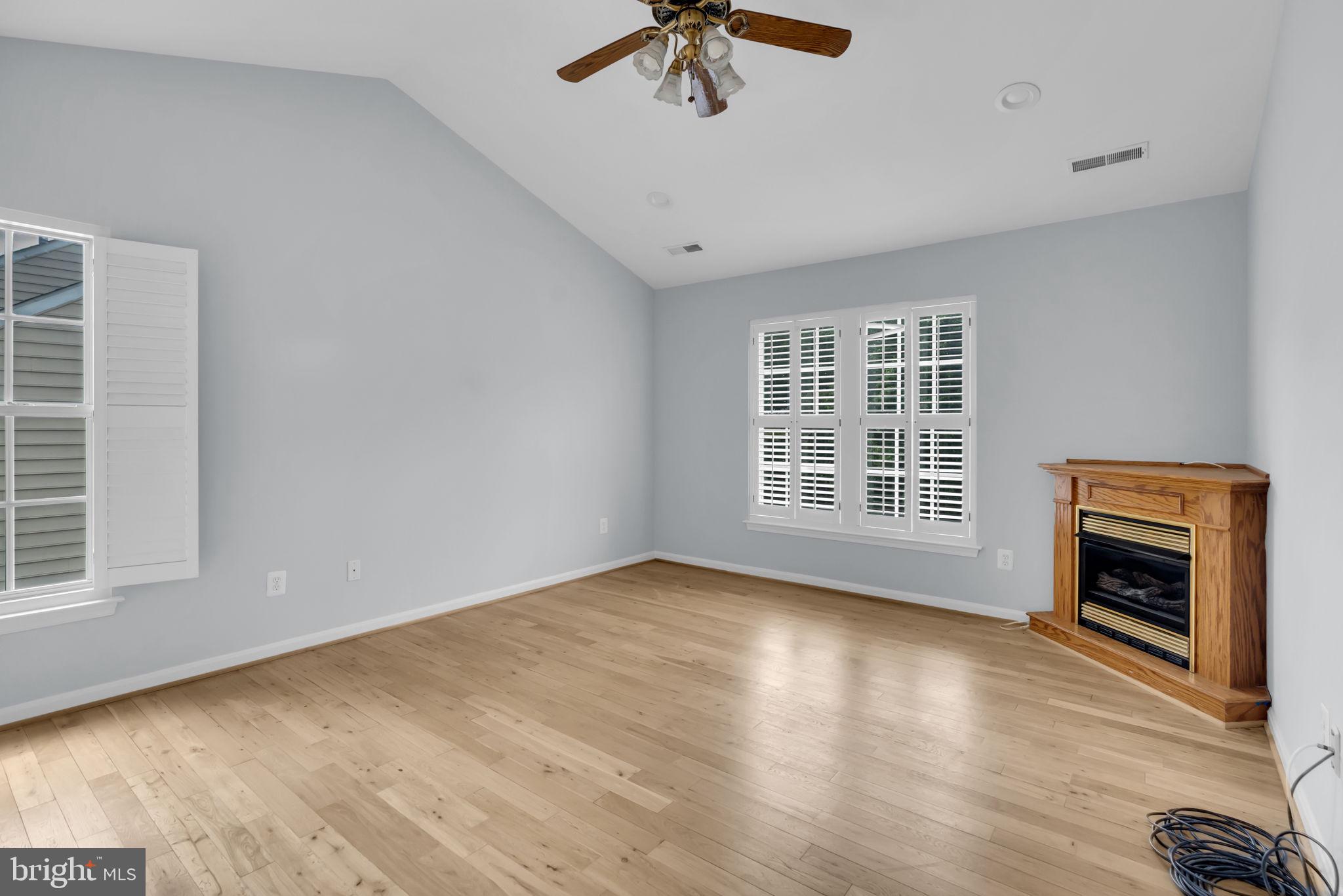 SOUTH RIDING - Residential