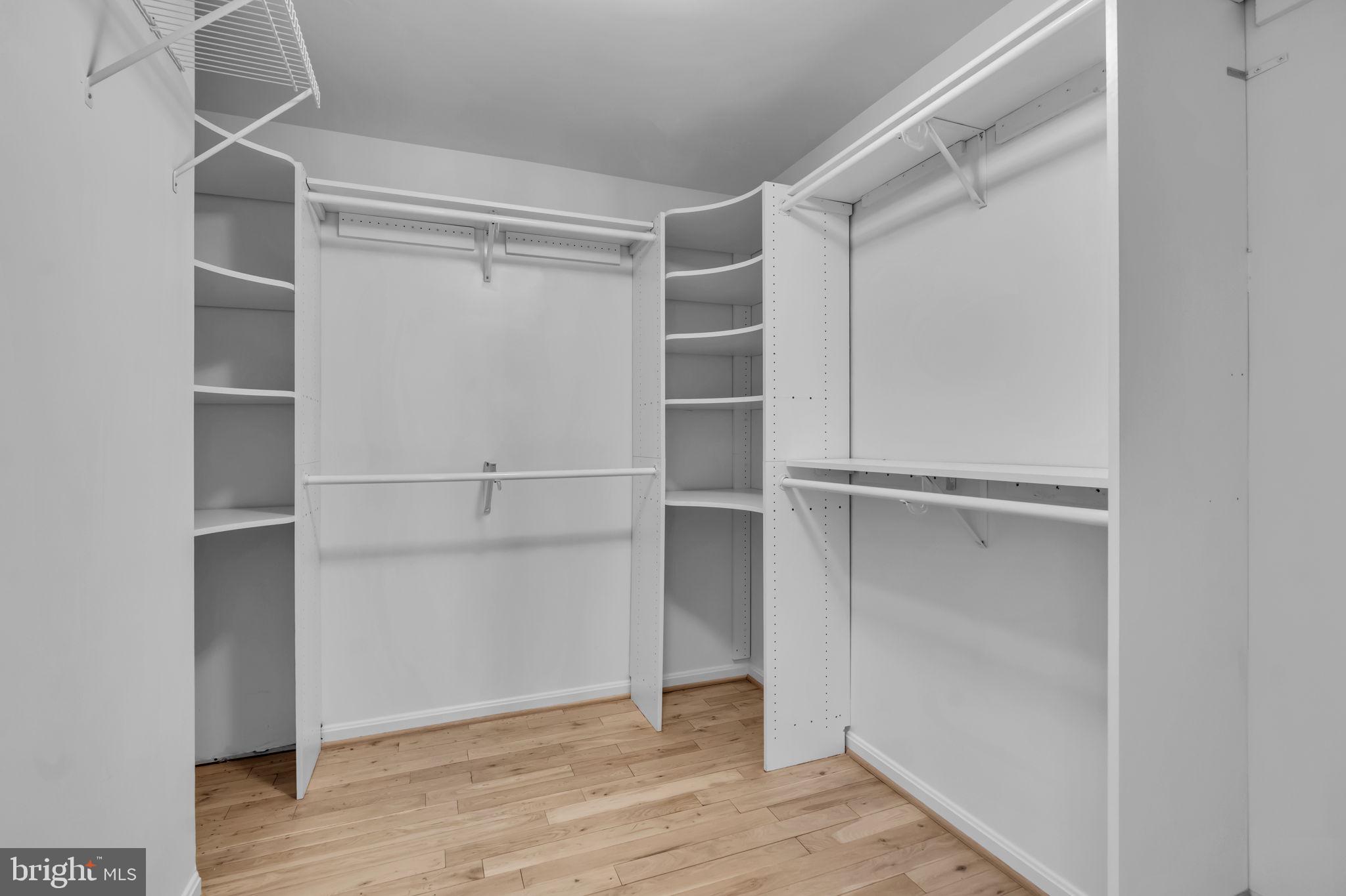 SOUTH RIDING - Residential