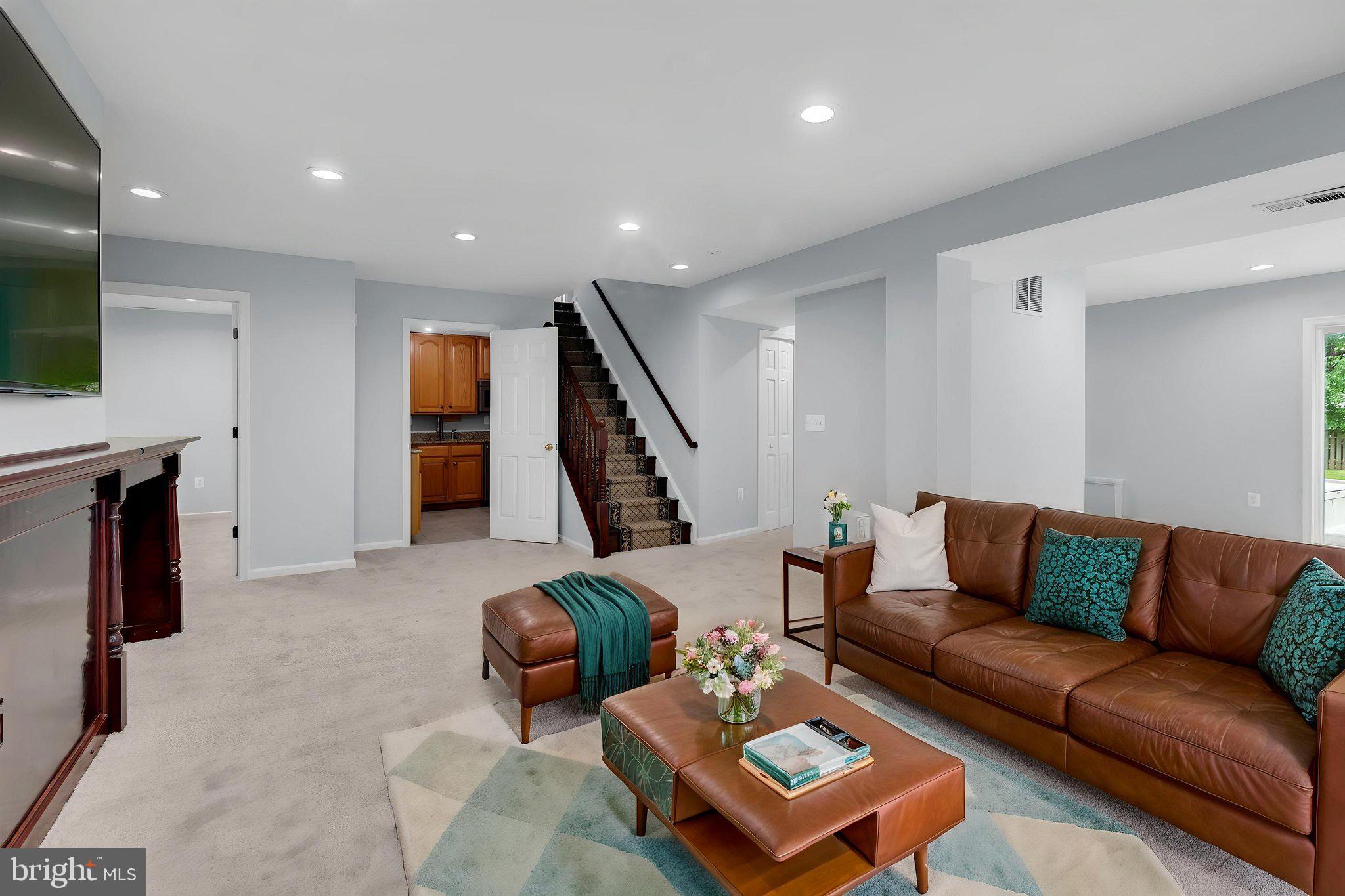 SOUTH RIDING - Residential