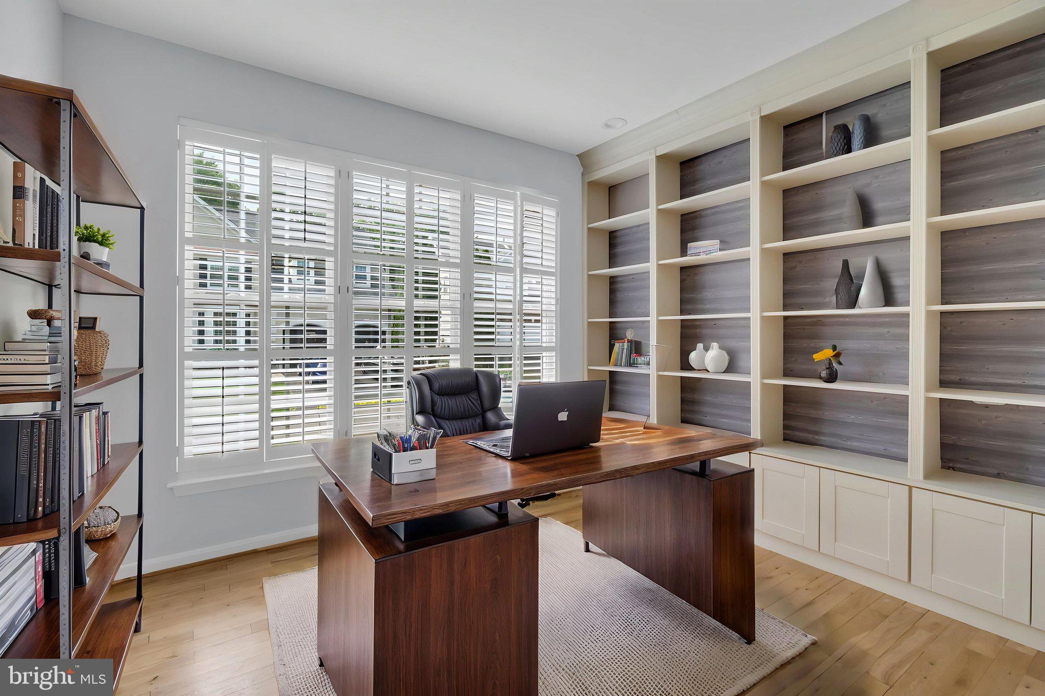 SOUTH RIDING - Residential
