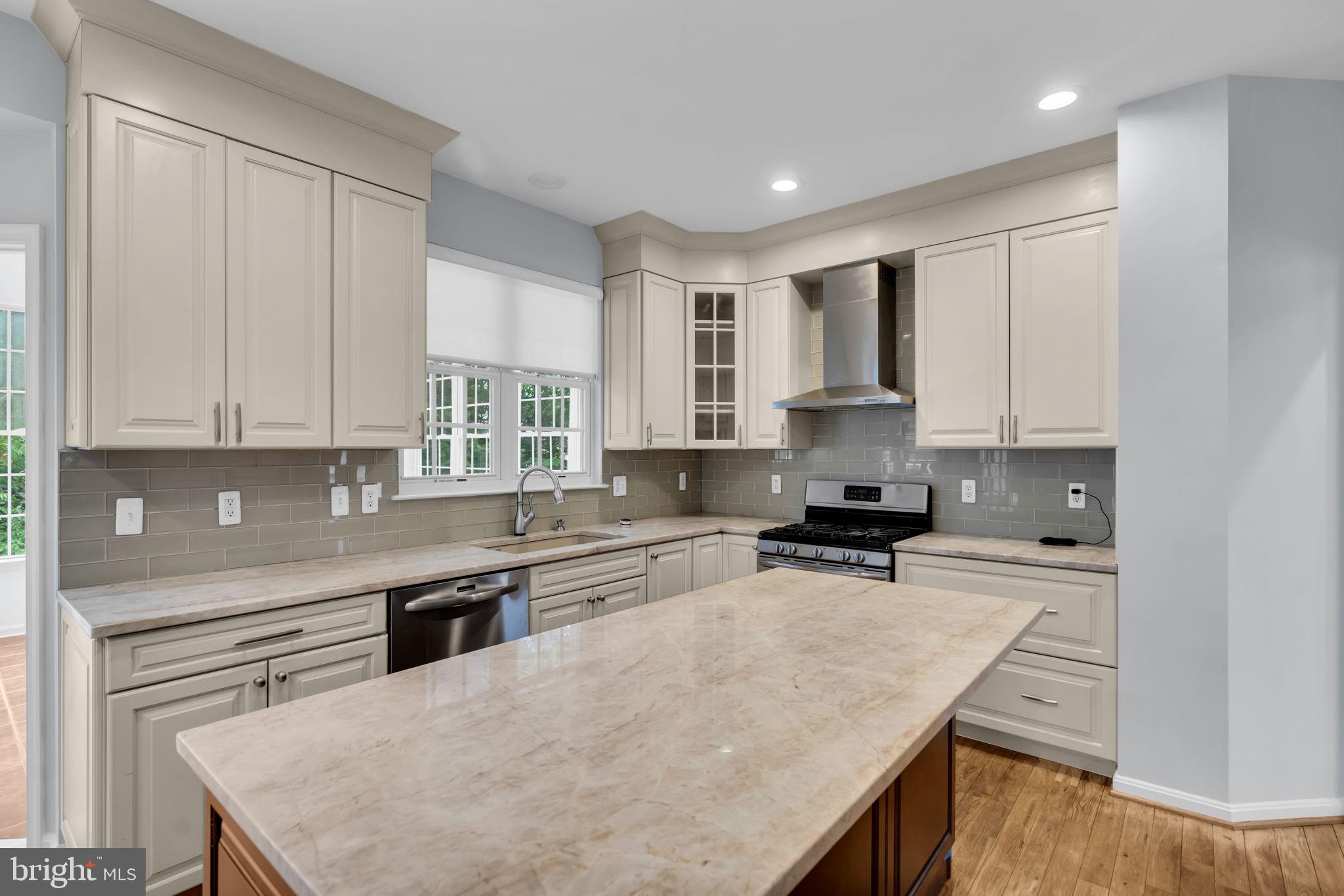 SOUTH RIDING - Residential