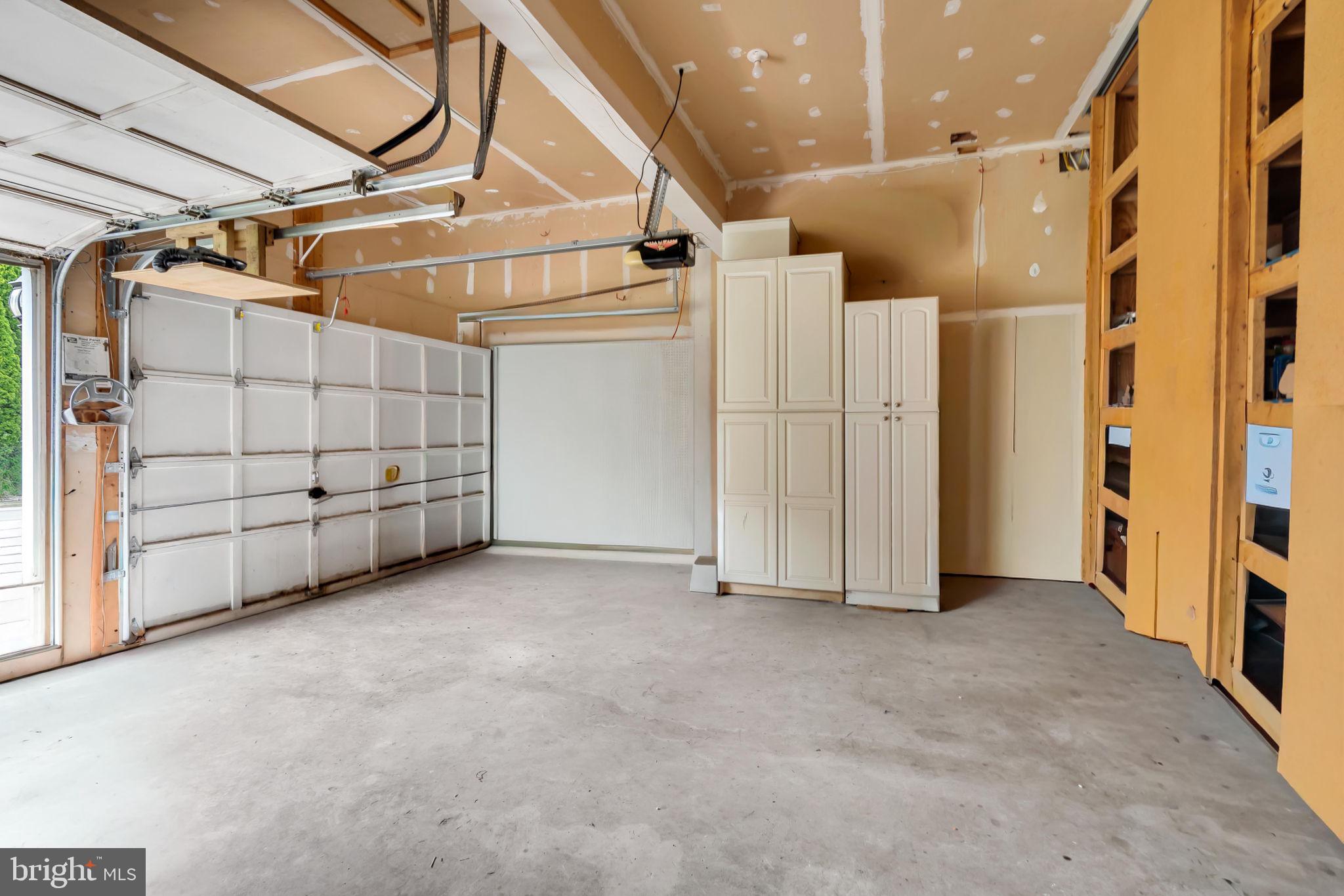 SOUTH RIDING - Residential