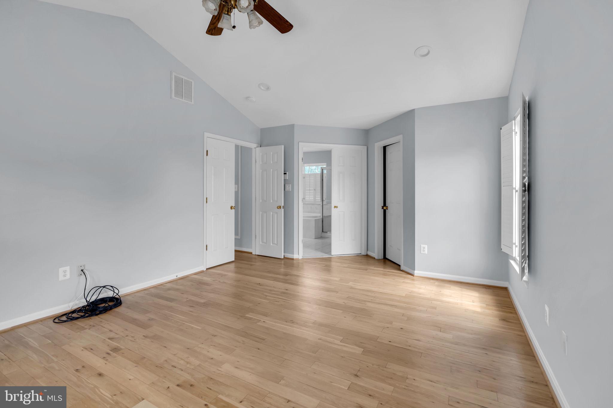 SOUTH RIDING - Residential