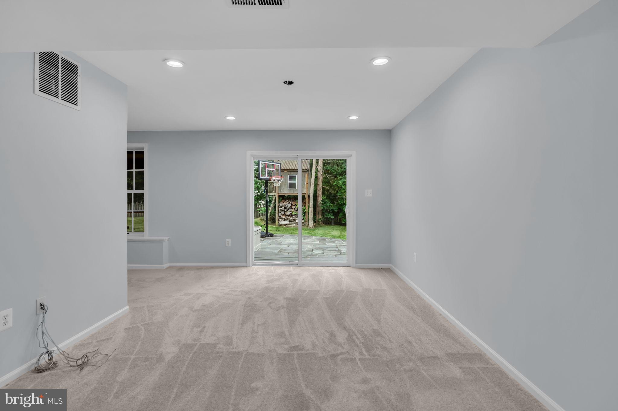 SOUTH RIDING - Residential