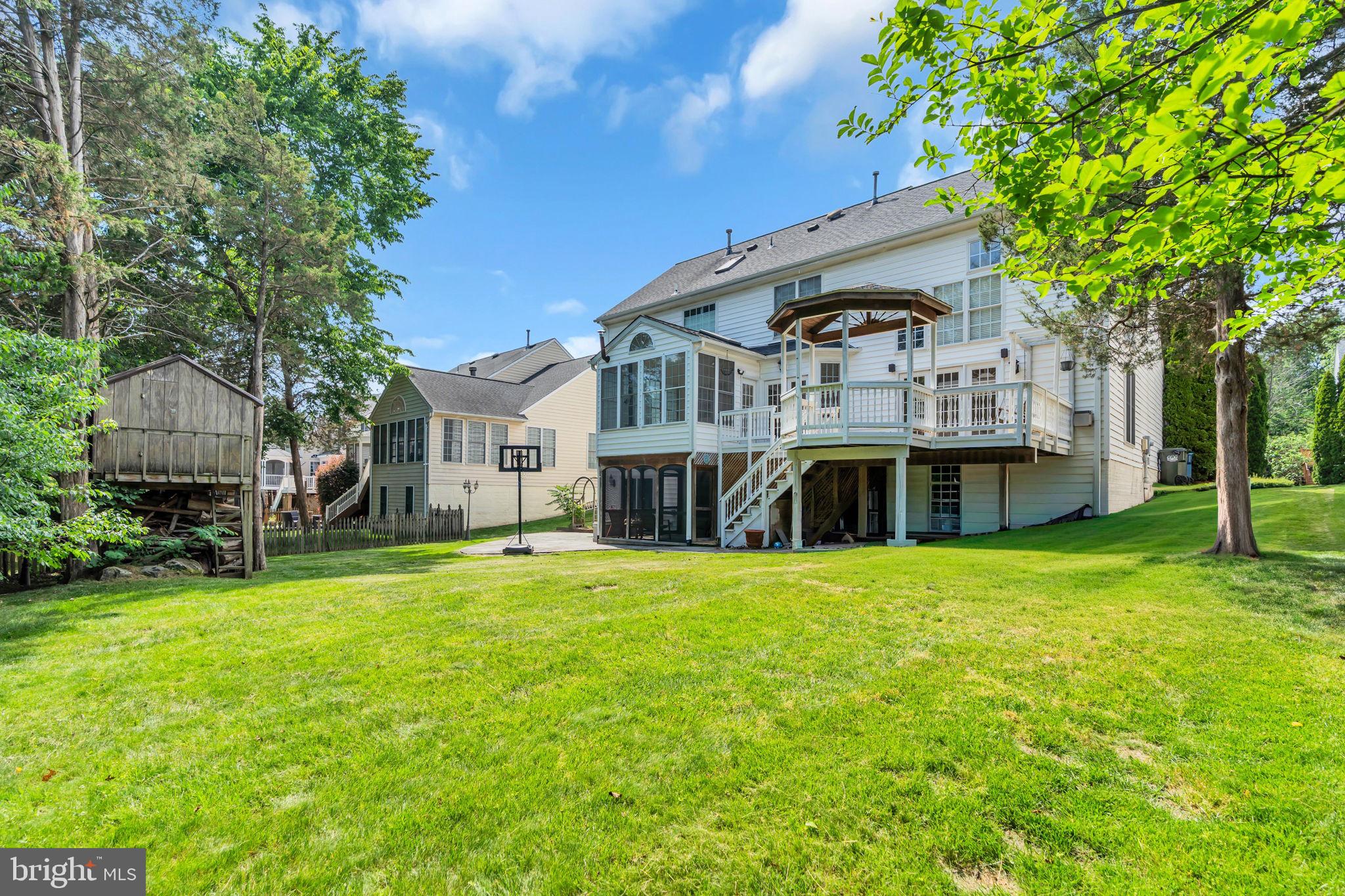 SOUTH RIDING - Residential
