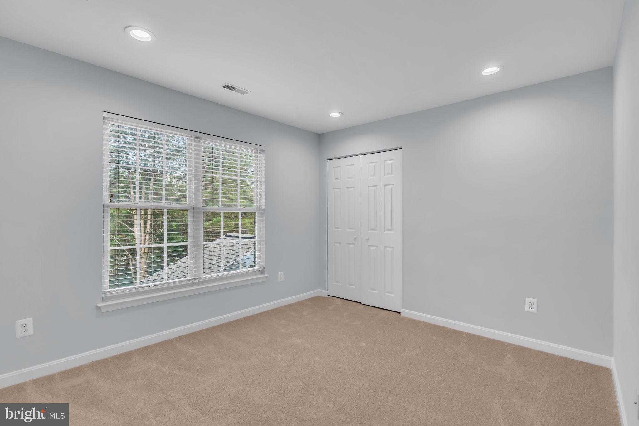 SOUTH RIDING - Residential