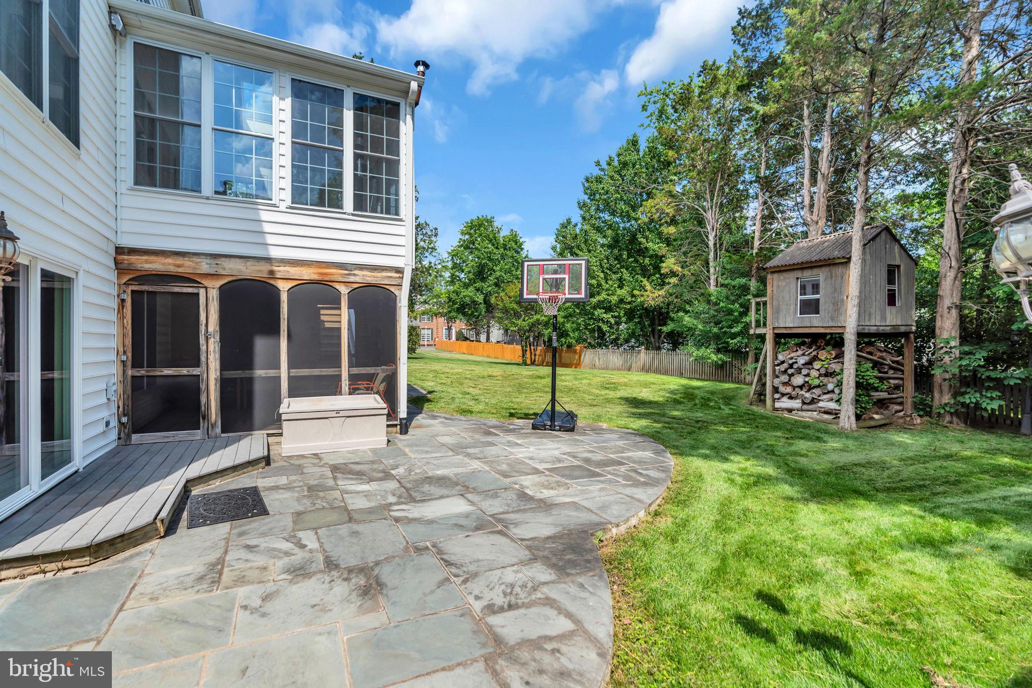 SOUTH RIDING - Residential