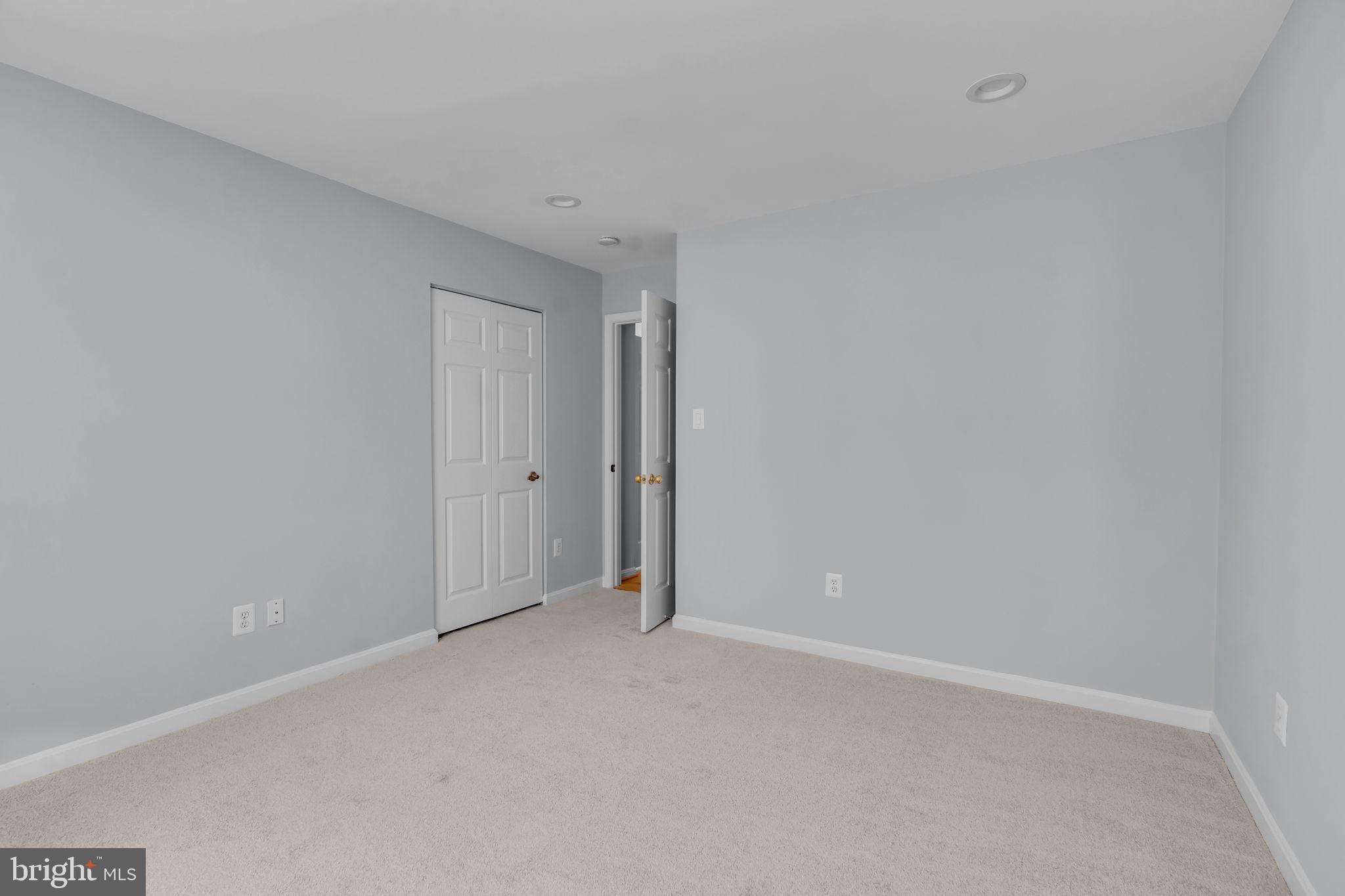 SOUTH RIDING - Residential