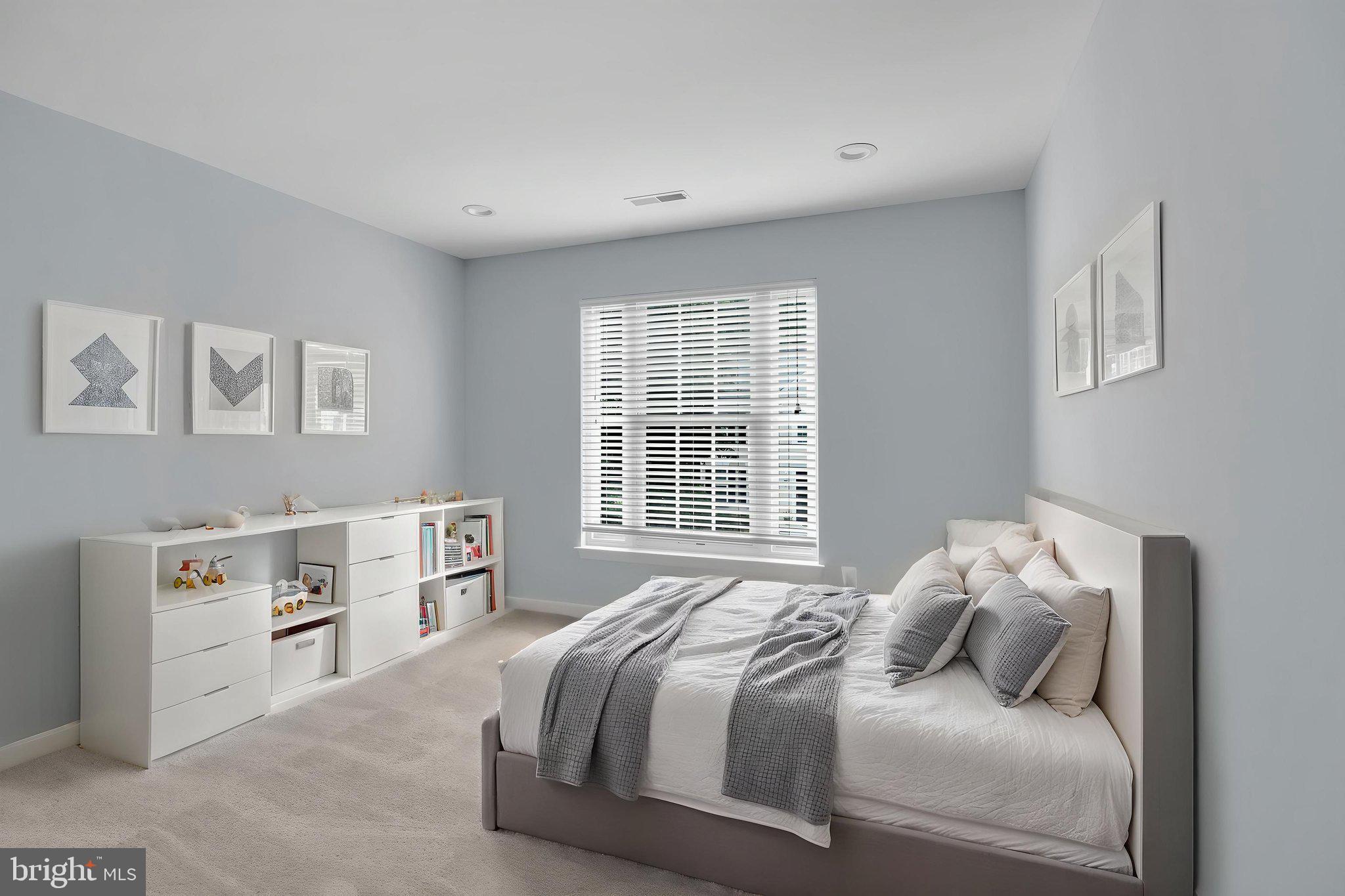 SOUTH RIDING - Residential
