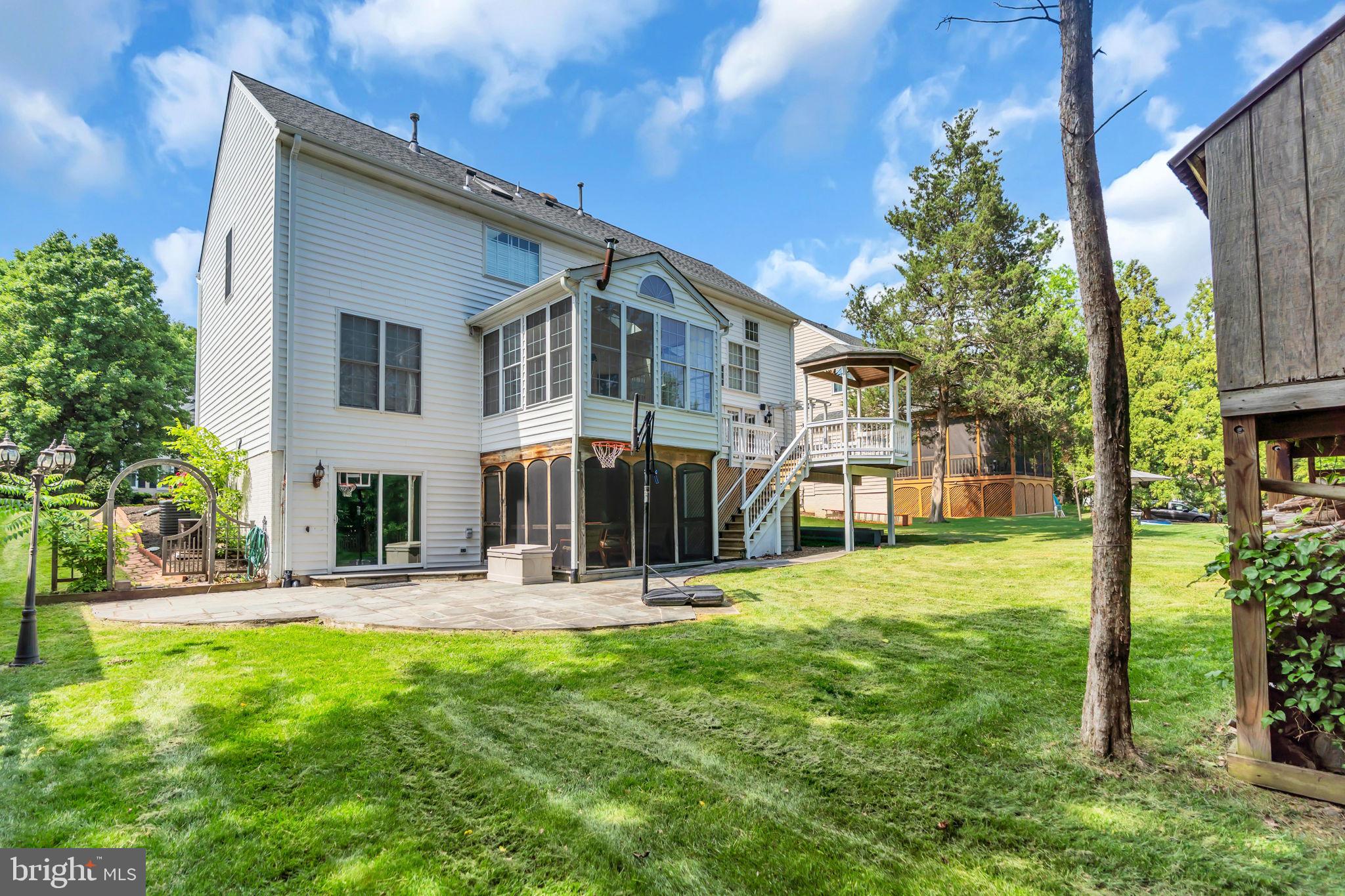 SOUTH RIDING - Residential