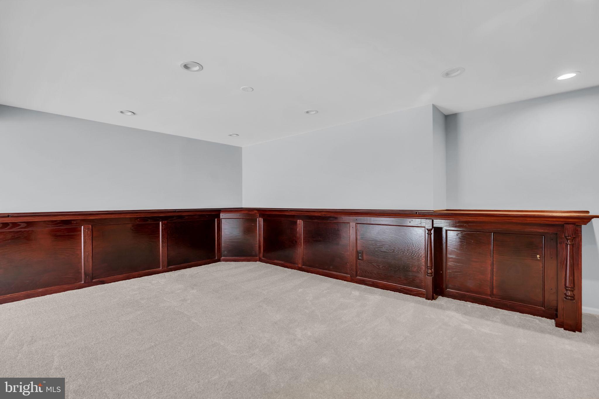 SOUTH RIDING - Residential