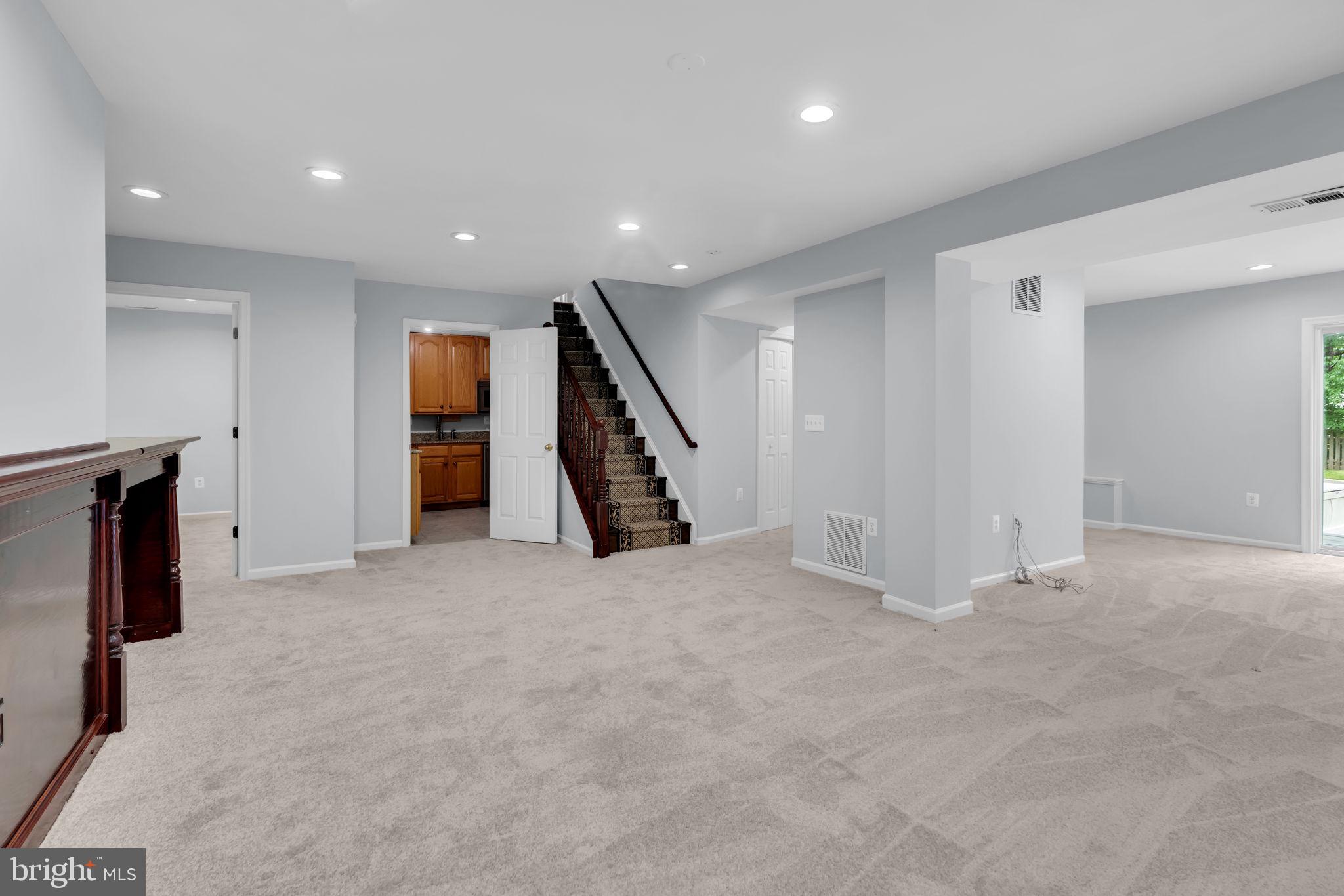 SOUTH RIDING - Residential
