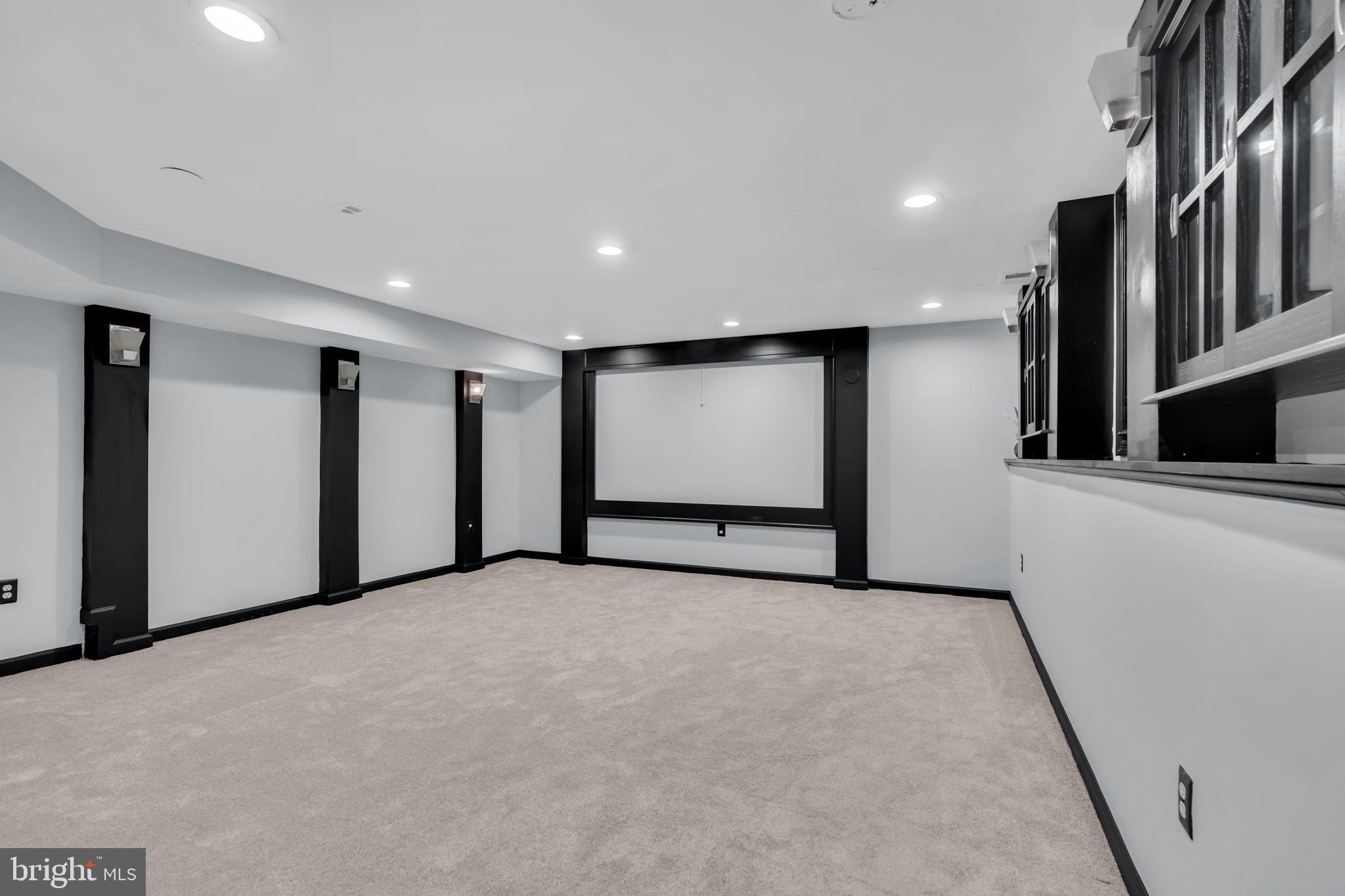 SOUTH RIDING - Residential