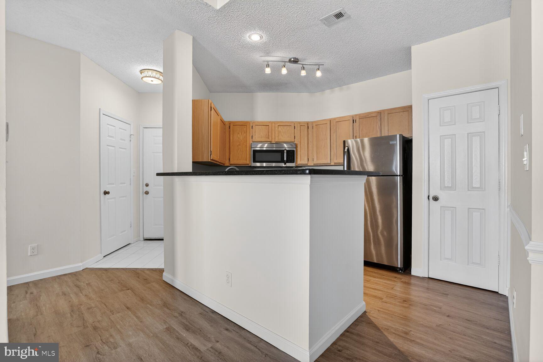 SANDERLING CONDO - Residential