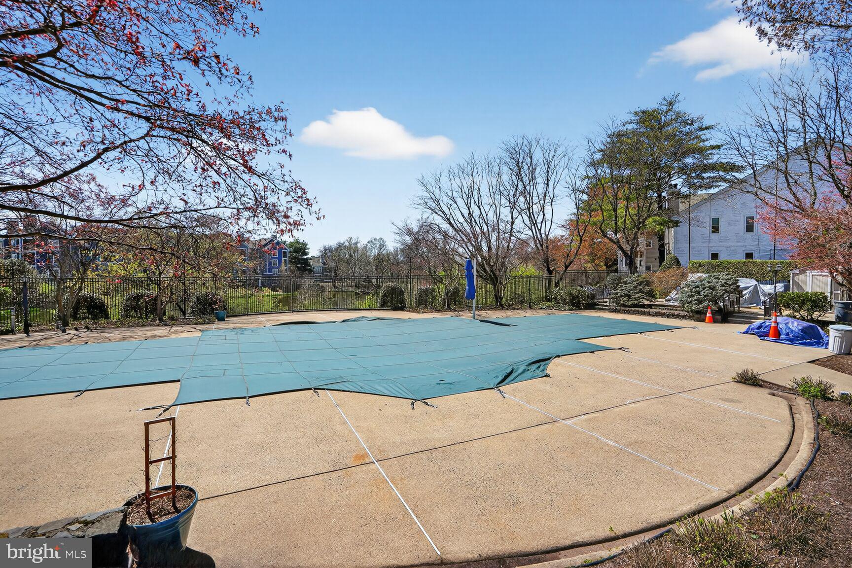 SANDERLING CONDO - Residential