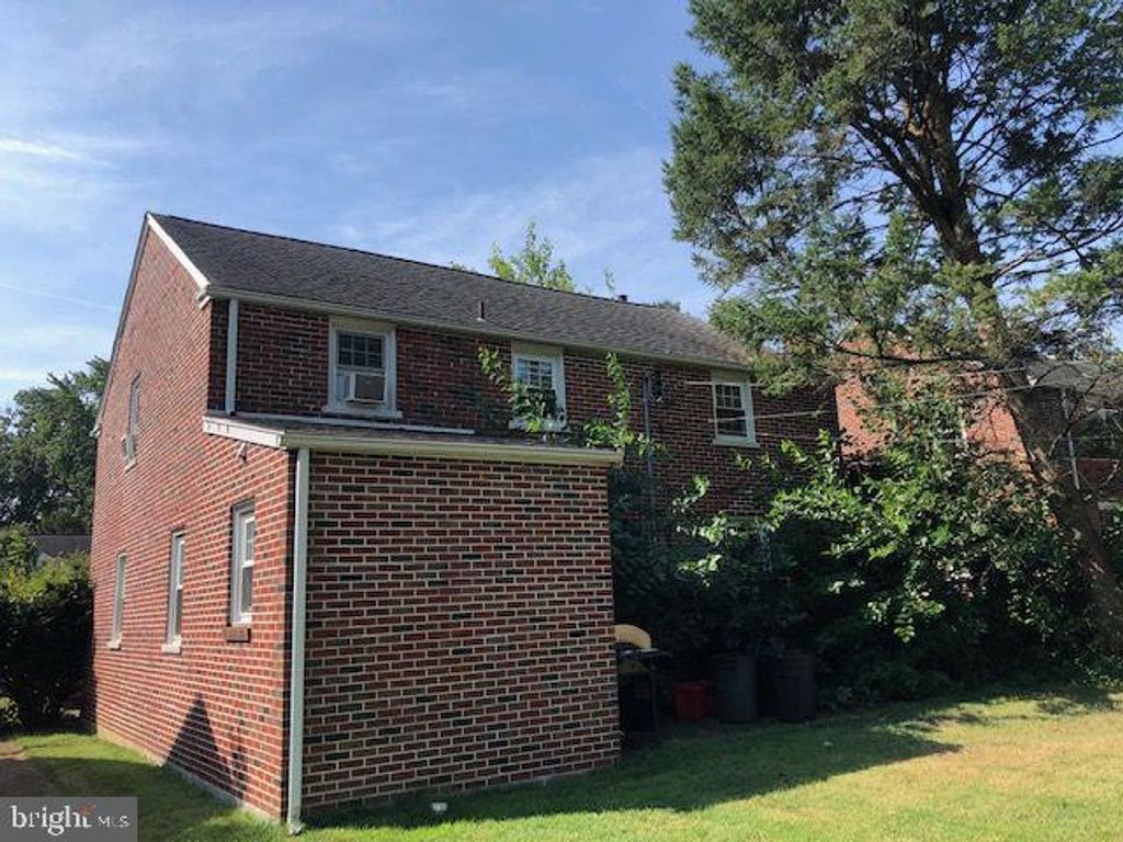 Photo of 975 SALISBURY CT, LANCASTER, PA 17601 (MLS # PALA2039692)