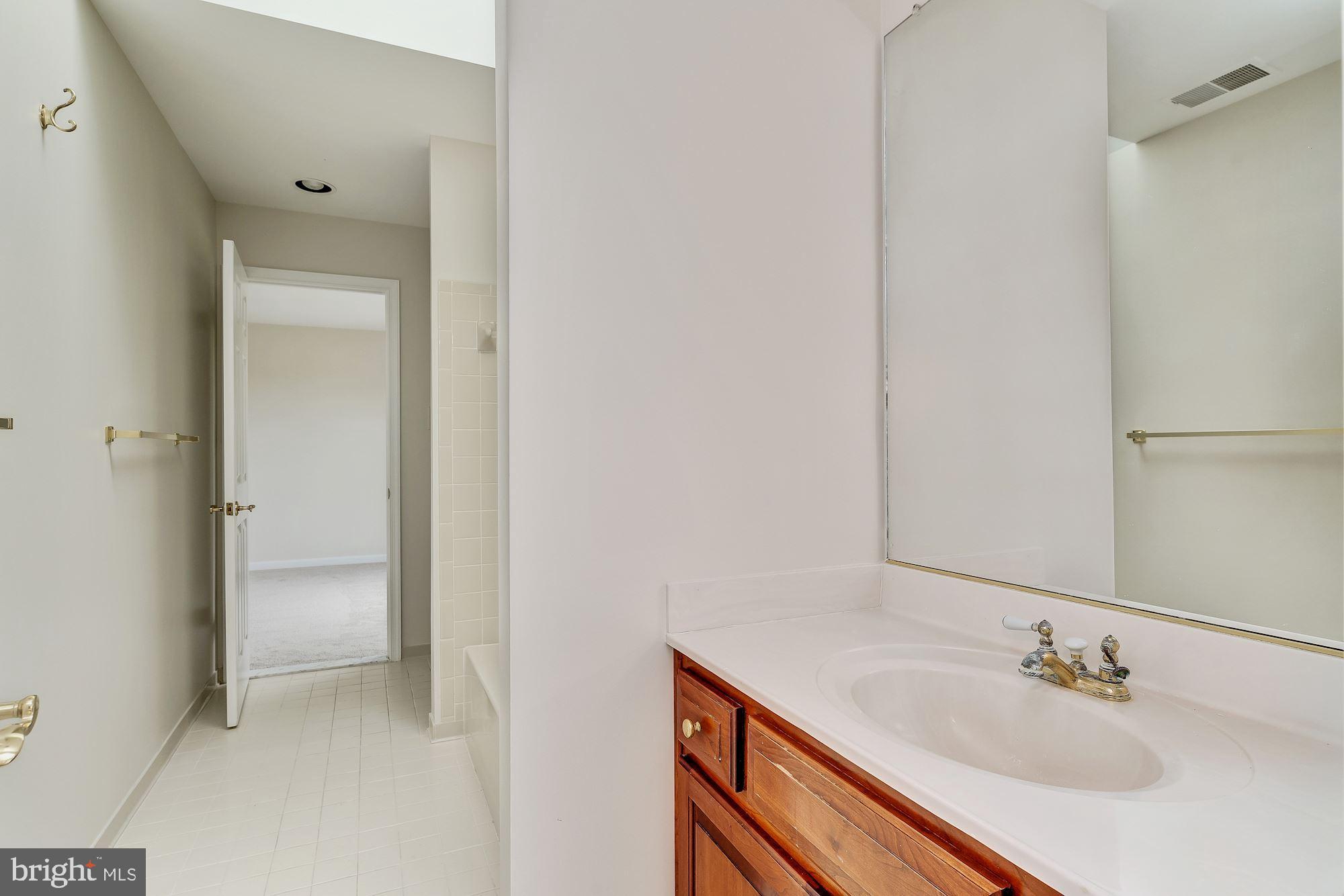 HOBBITS GLEN - Residential