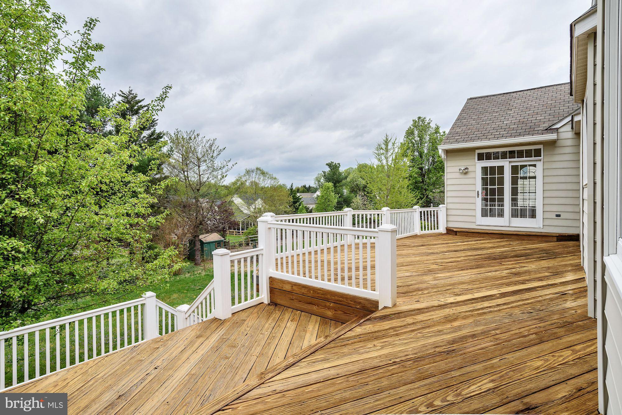 HOBBITS GLEN - Residential