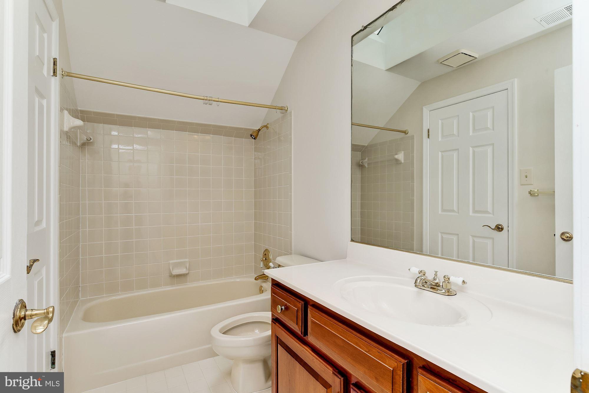 HOBBITS GLEN - Residential