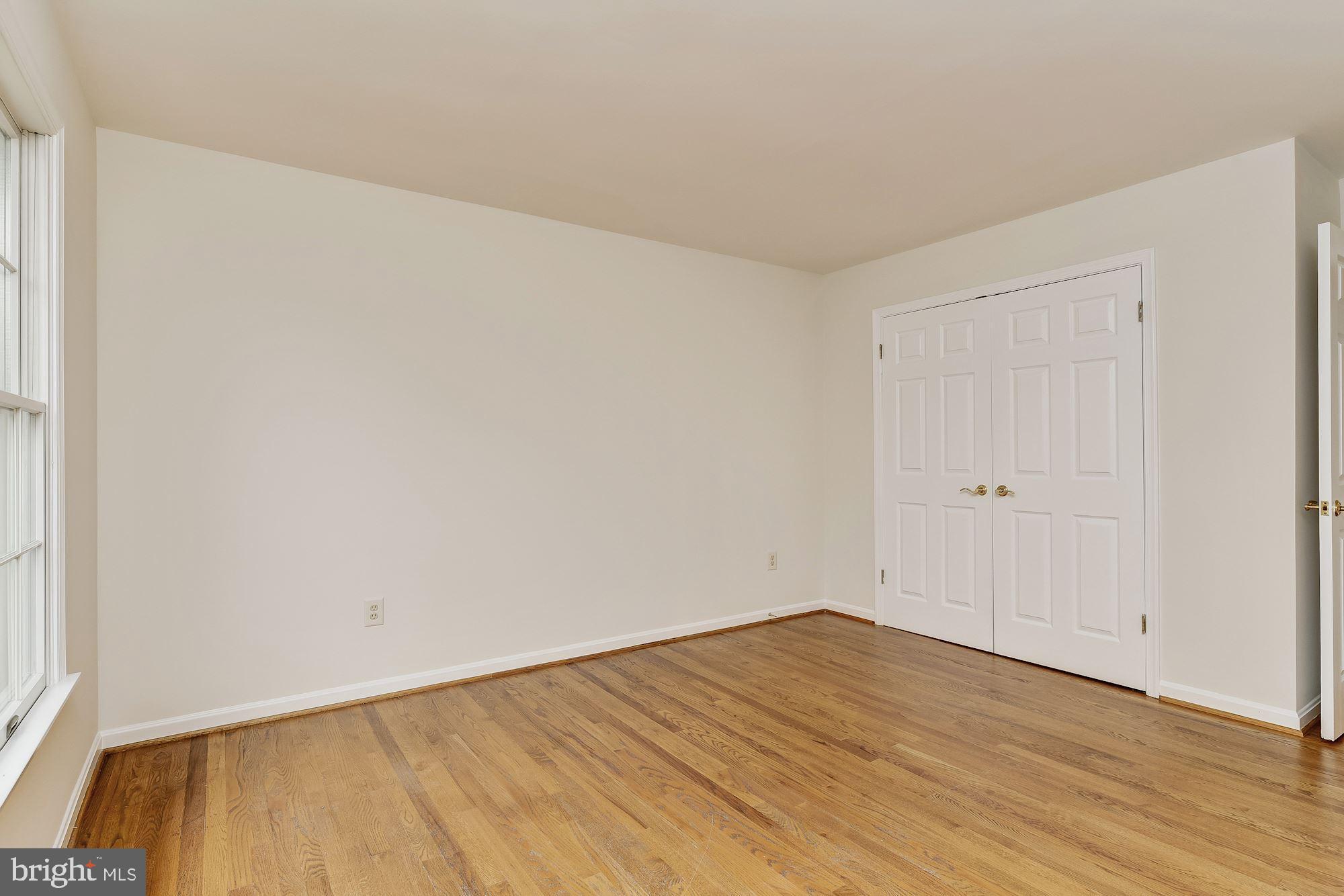 HOBBITS GLEN - Residential