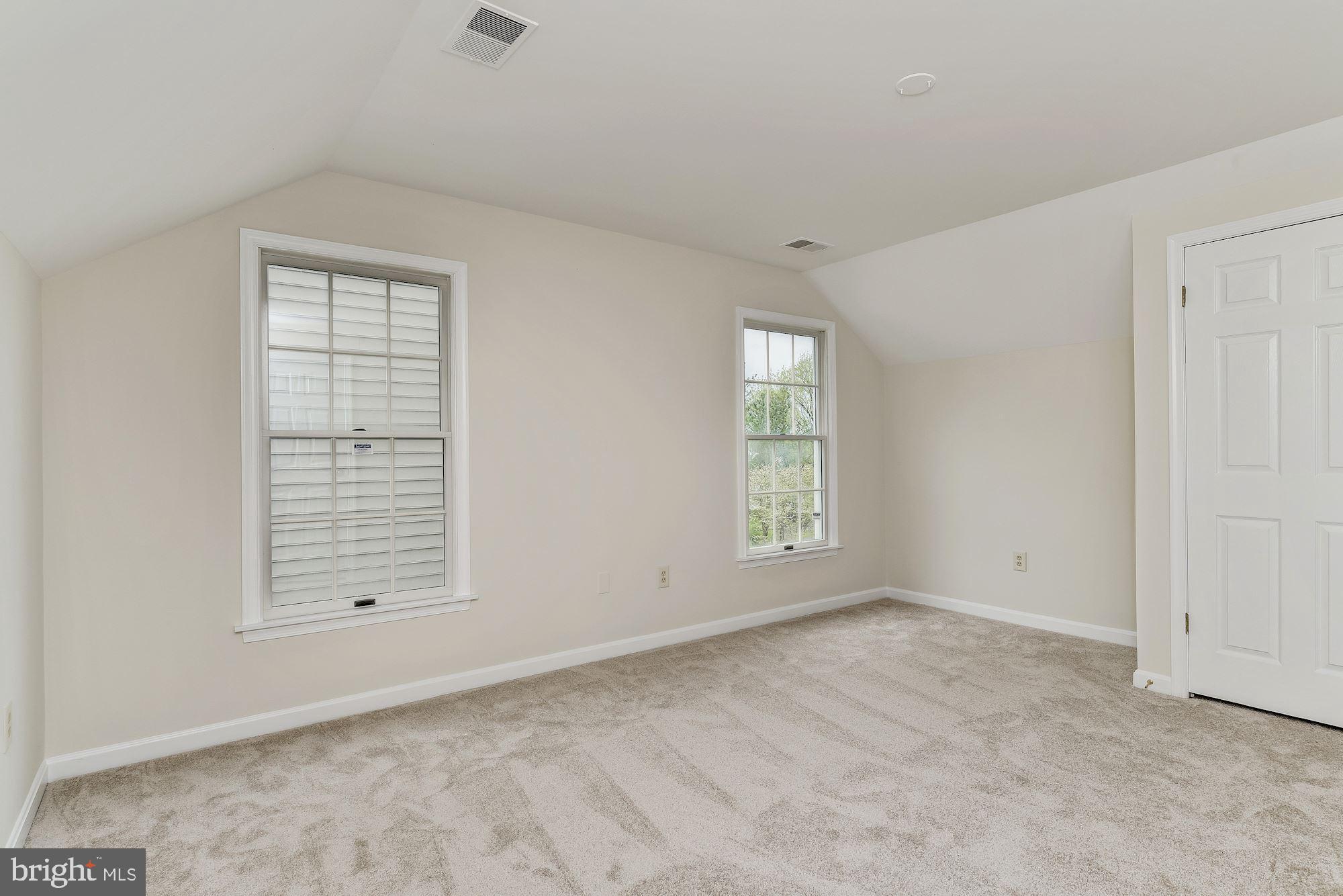 HOBBITS GLEN - Residential